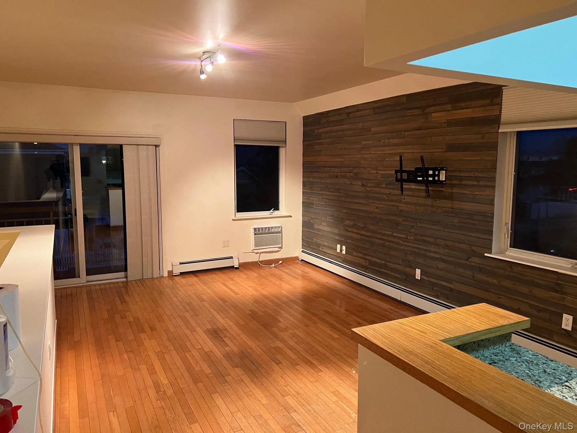 217 Graff Avenue, New York, NY, 2 Bedrooms Bedrooms, 6 Rooms Rooms,2 BathroomsBathrooms,Residential Lease,For Rent,Graff,0,987783 217 Graff Avenue, New York, NY, 2 Bedrooms Bedrooms, 6 Rooms Rooms,2 BathroomsBathrooms,Residential Lease,For Rent,Graff,0,987783