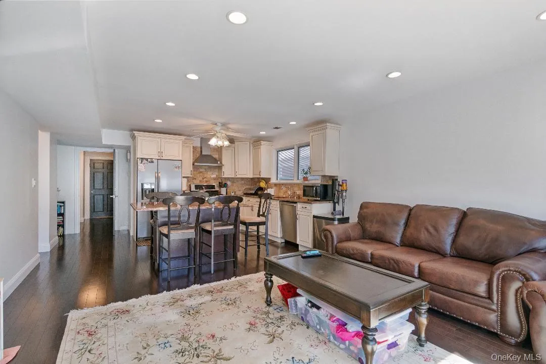 16207 85th Street, New York, NY, 5 Bedrooms Bedrooms, 10 Rooms Rooms,3 BathroomsBathrooms,Residential,For Rent,85th,0,KEY987794 16207 85th Street, New York, NY, 5 Bedrooms Bedrooms, 10 Rooms Rooms,3 BathroomsBathrooms,Residential,For Rent,85th,0,KEY987794