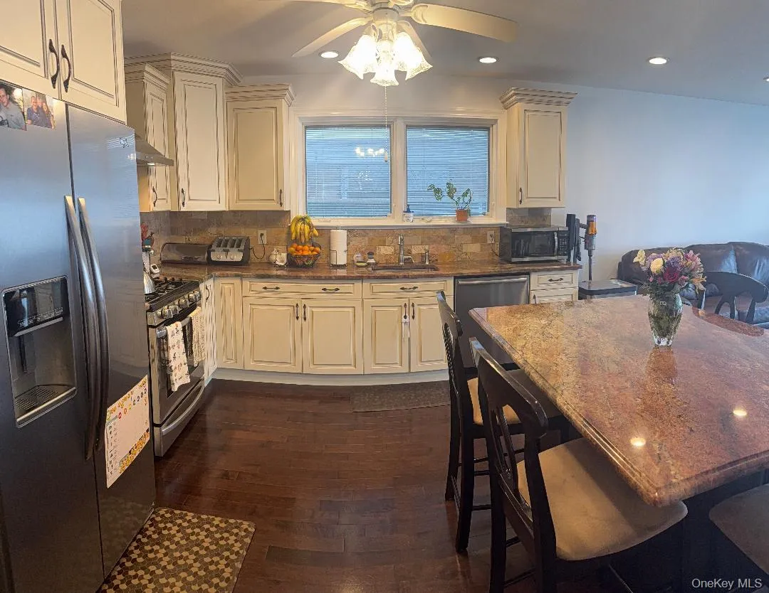 16207 85th Street, New York, NY, 5 Bedrooms Bedrooms, 10 Rooms Rooms,3 BathroomsBathrooms,Residential,For Rent,85th,0,987794 16207 85th Street, New York, NY, 5 Bedrooms Bedrooms, 10 Rooms Rooms,3 BathroomsBathrooms,Residential,For Rent,85th,0,987794