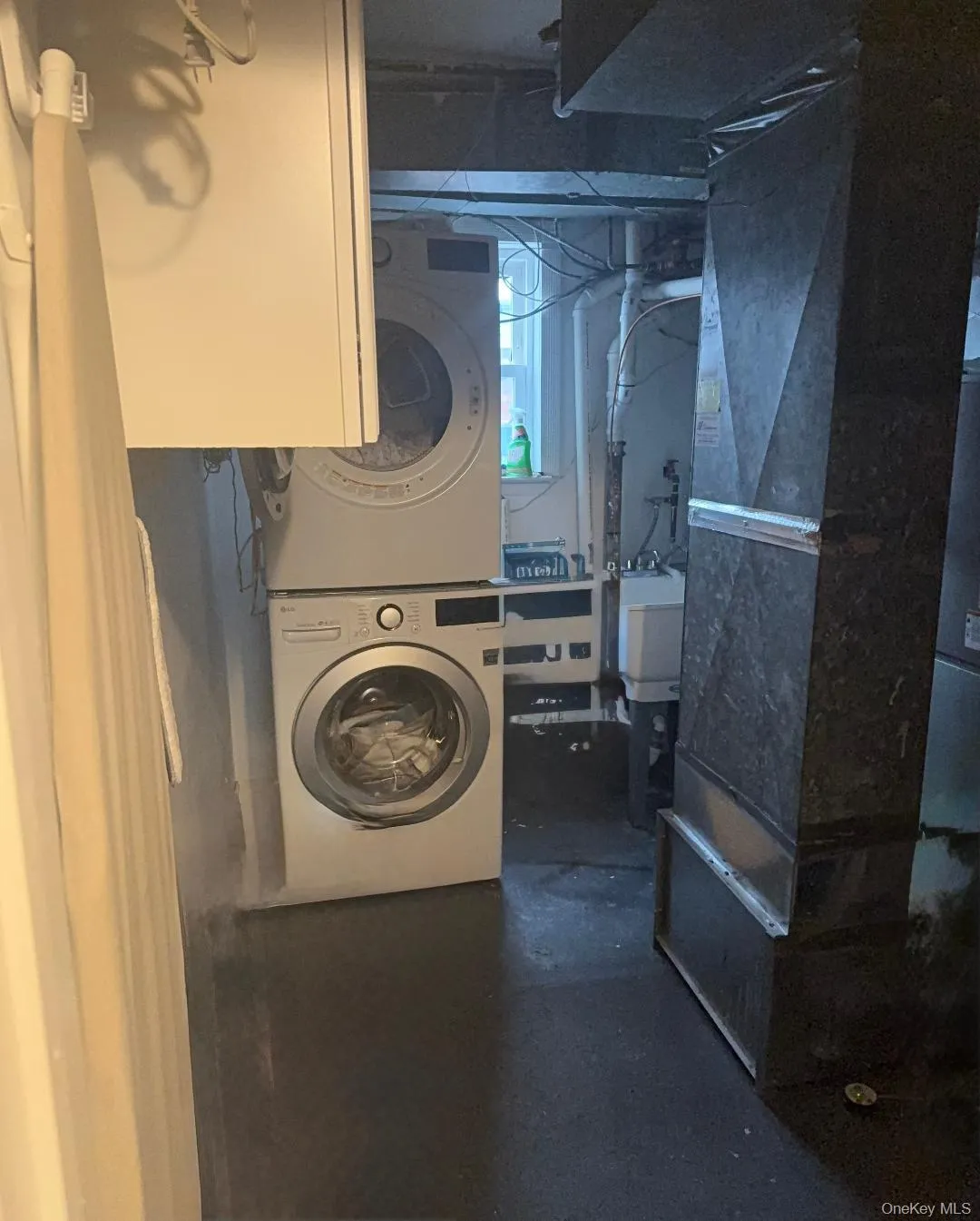 16207 85th Street, New York, NY, 5 Bedrooms Bedrooms, 10 Rooms Rooms,3 BathroomsBathrooms,Residential,For Rent,85th,0,987794 16207 85th Street, New York, NY, 5 Bedrooms Bedrooms, 10 Rooms Rooms,3 BathroomsBathrooms,Residential,For Rent,85th,0,987794