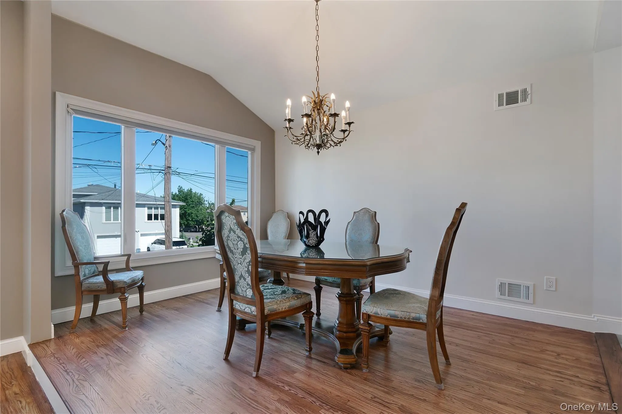 16207 85th Street, New York, NY, 5 Bedrooms Bedrooms, 10 Rooms Rooms,3 BathroomsBathrooms,Residential,For Rent,85th,0,KEY987794 16207 85th Street, New York, NY, 5 Bedrooms Bedrooms, 10 Rooms Rooms,3 BathroomsBathrooms,Residential,For Rent,85th,0,KEY987794