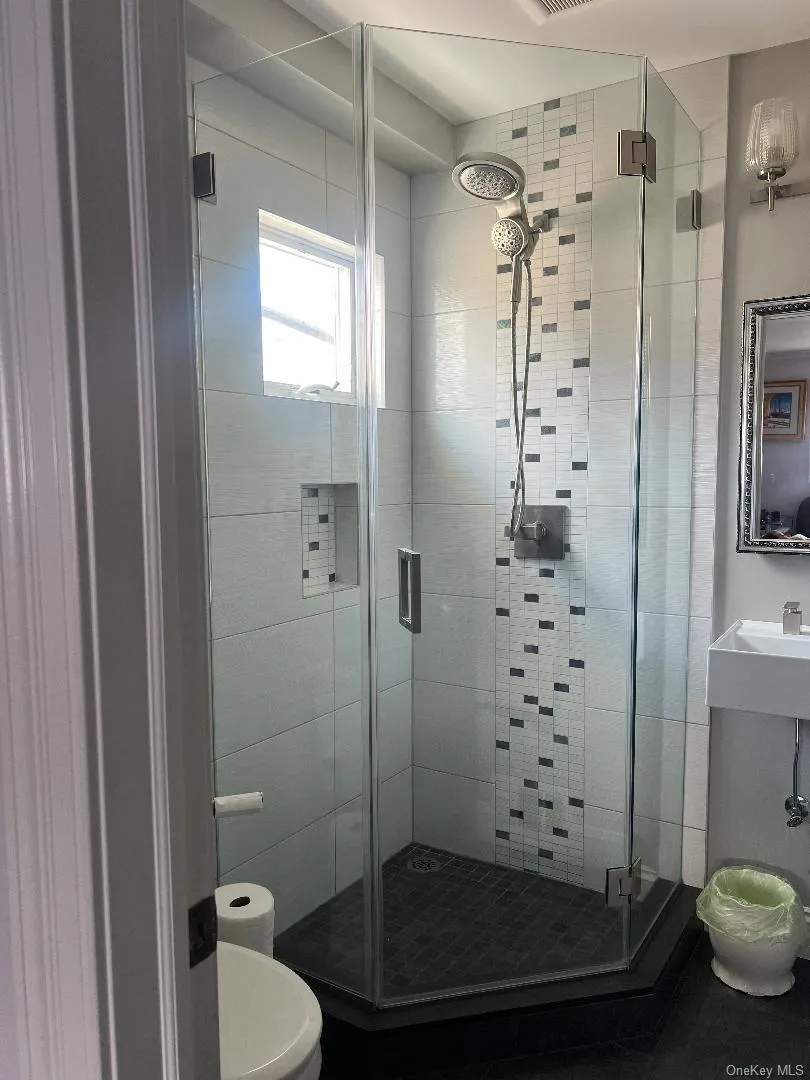 16207 85th Street, New York, NY, 5 Bedrooms Bedrooms, 10 Rooms Rooms,3 BathroomsBathrooms,Residential,For Rent,85th,0,987794 16207 85th Street, New York, NY, 5 Bedrooms Bedrooms, 10 Rooms Rooms,3 BathroomsBathrooms,Residential,For Rent,85th,0,987794
