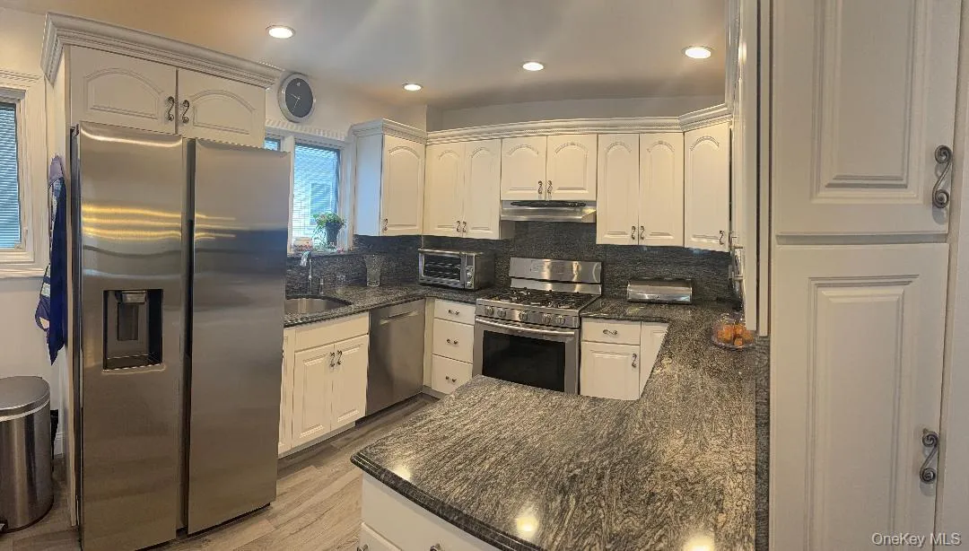 16207 85th Street, New York, NY, 5 Bedrooms Bedrooms, 10 Rooms Rooms,3 BathroomsBathrooms,Residential,For Rent,85th,0,987794 16207 85th Street, New York, NY, 5 Bedrooms Bedrooms, 10 Rooms Rooms,3 BathroomsBathrooms,Residential,For Rent,85th,0,987794
