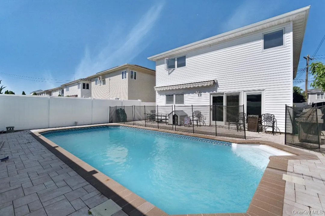 16207 85th Street, New York, NY, 5 Bedrooms Bedrooms, 10 Rooms Rooms,3 BathroomsBathrooms,Residential,For Rent,85th,0,KEY987794 16207 85th Street, New York, NY, 5 Bedrooms Bedrooms, 10 Rooms Rooms,3 BathroomsBathrooms,Residential,For Rent,85th,0,KEY987794