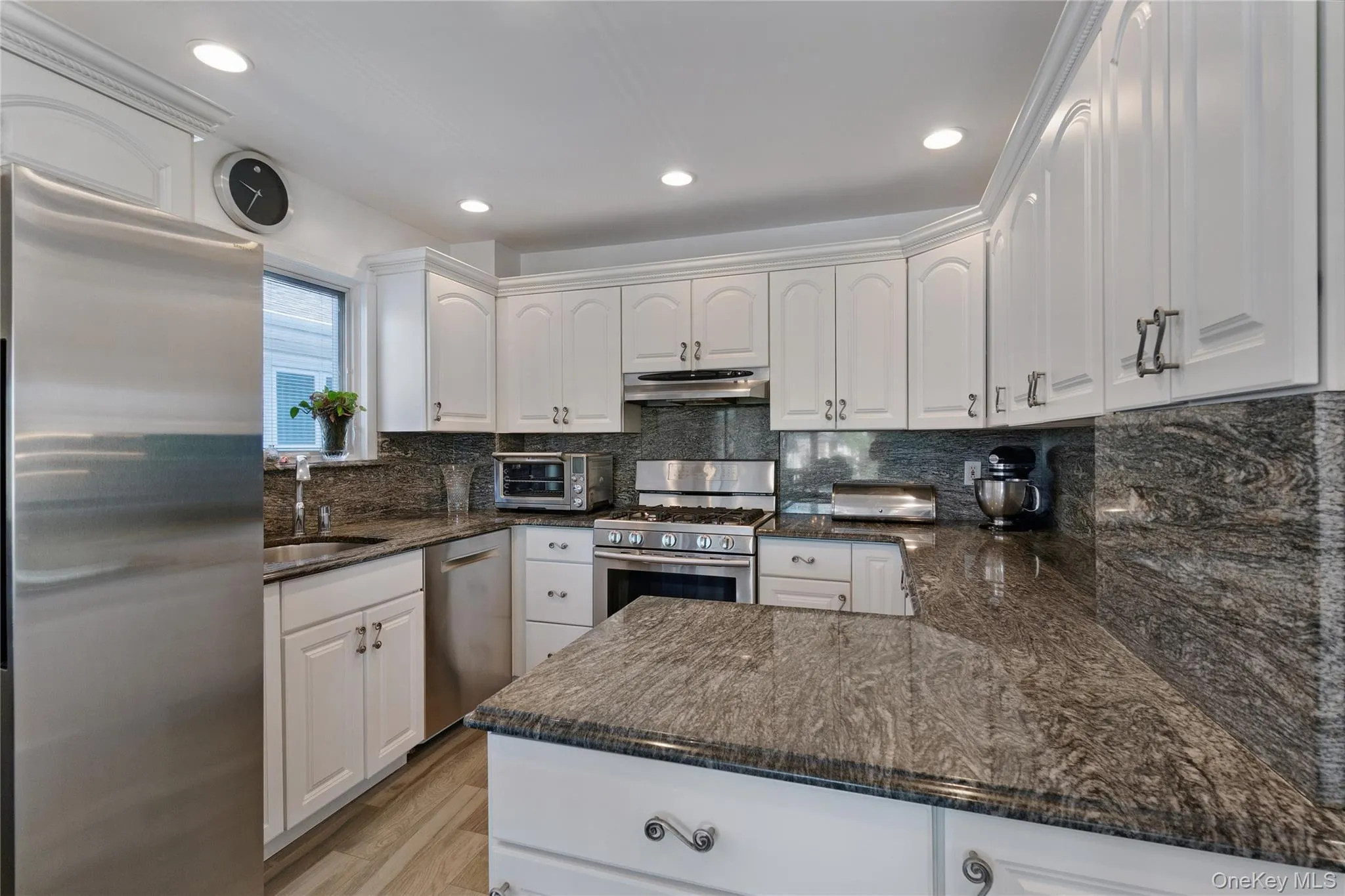 16207 85th Street, New York, NY, 5 Bedrooms Bedrooms, 10 Rooms Rooms,3 BathroomsBathrooms,Residential,For Rent,85th,0,KEY987794 16207 85th Street, New York, NY, 5 Bedrooms Bedrooms, 10 Rooms Rooms,3 BathroomsBathrooms,Residential,For Rent,85th,0,KEY987794