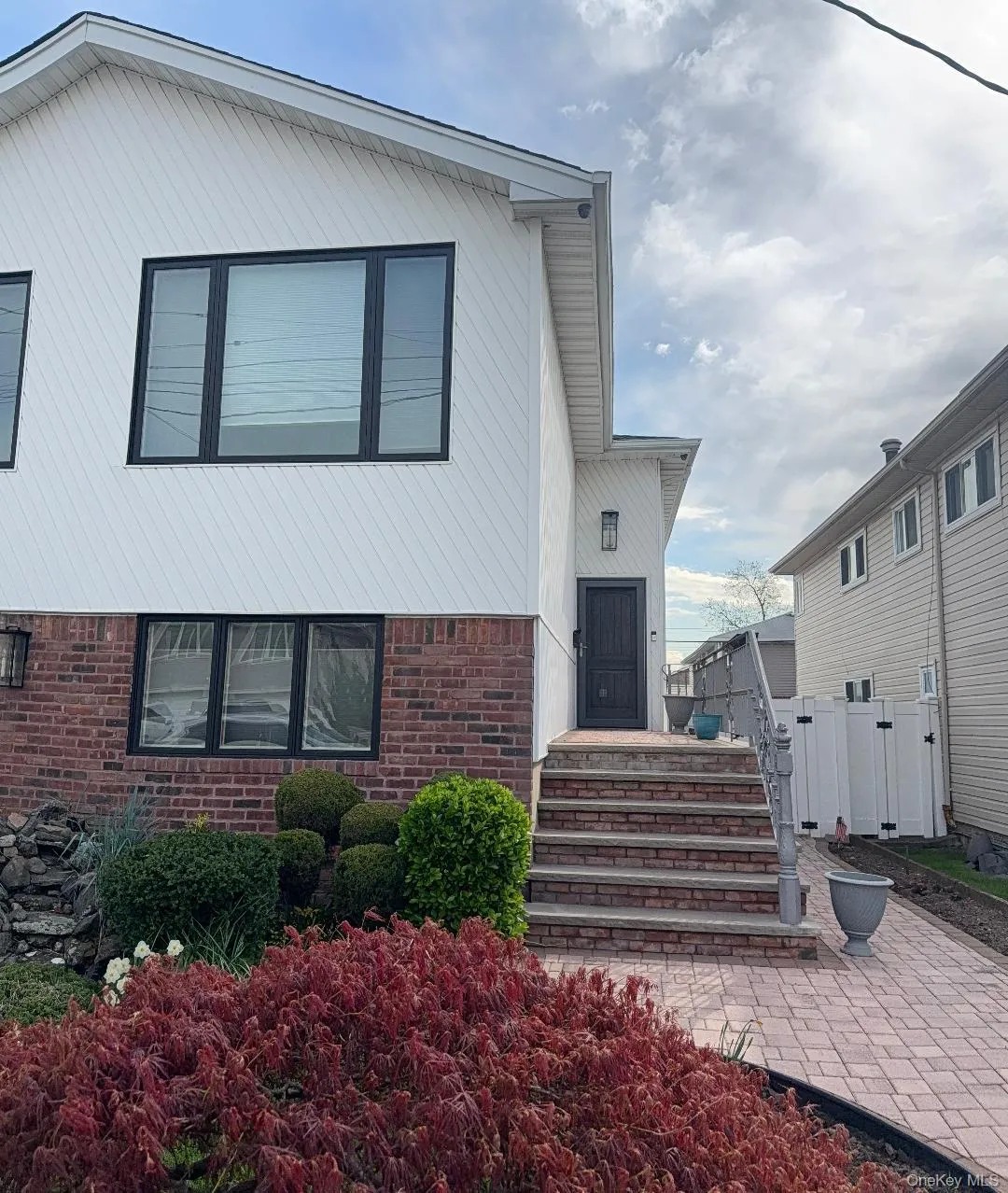 16207 85th Street, New York, NY, 5 Bedrooms Bedrooms, 10 Rooms Rooms,3 BathroomsBathrooms,Residential,For Rent,85th,0,987794 16207 85th Street, New York, NY, 5 Bedrooms Bedrooms, 10 Rooms Rooms,3 BathroomsBathrooms,Residential,For Rent,85th,0,987794