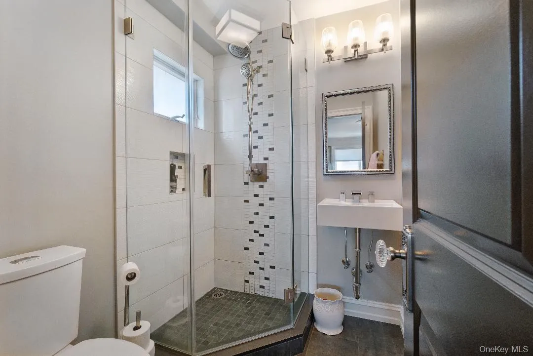 16207 85th Street, New York, NY, 5 Bedrooms Bedrooms, 10 Rooms Rooms,3 BathroomsBathrooms,Residential,For Rent,85th,0,KEY987794 16207 85th Street, New York, NY, 5 Bedrooms Bedrooms, 10 Rooms Rooms,3 BathroomsBathrooms,Residential,For Rent,85th,0,KEY987794