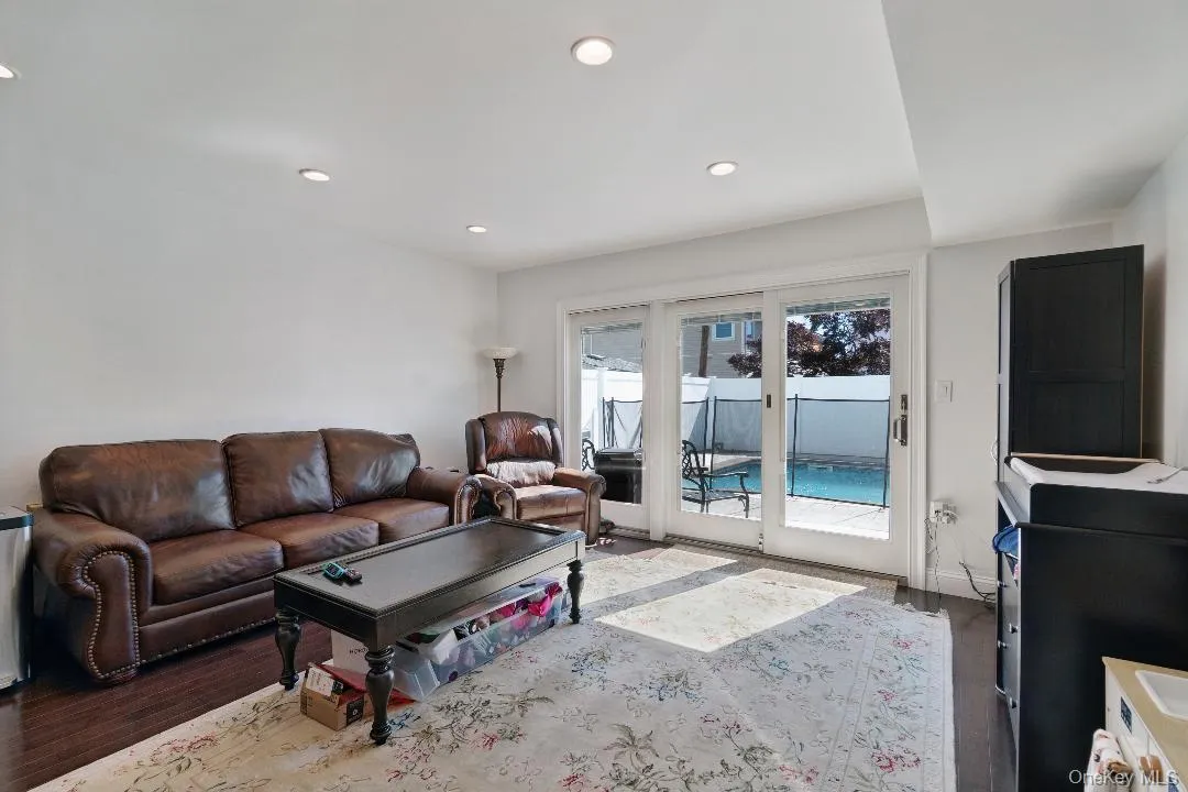16207 85th Street, New York, NY, 5 Bedrooms Bedrooms, 10 Rooms Rooms,3 BathroomsBathrooms,Residential,For Rent,85th,0,KEY987794 16207 85th Street, New York, NY, 5 Bedrooms Bedrooms, 10 Rooms Rooms,3 BathroomsBathrooms,Residential,For Rent,85th,0,KEY987794