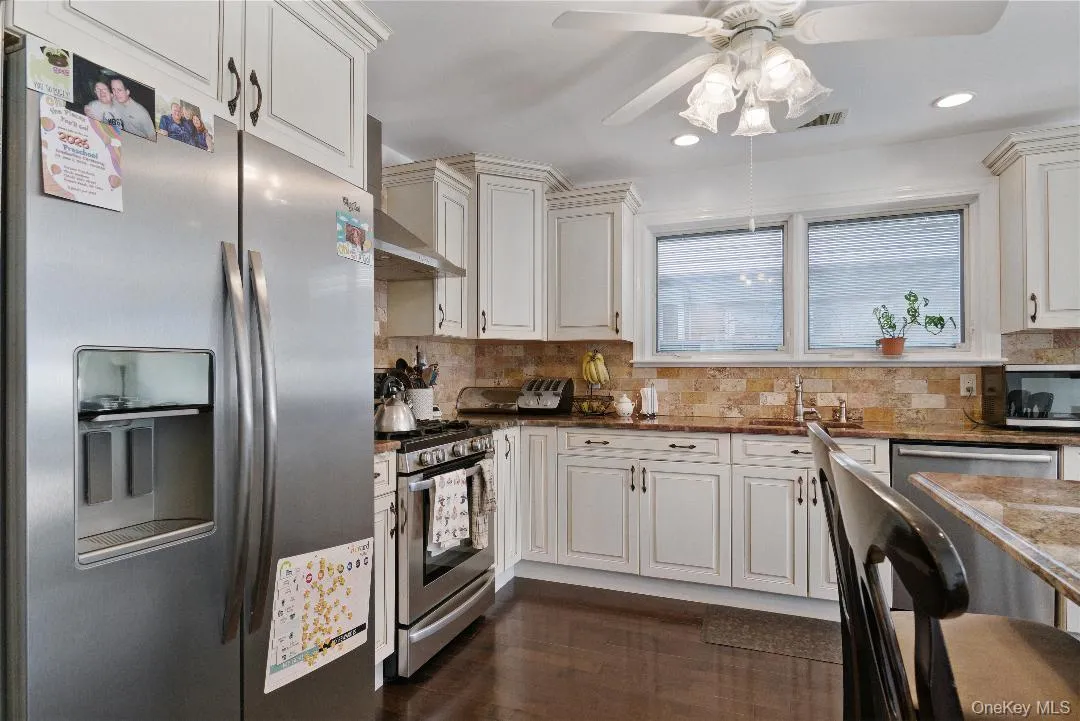 16207 85th Street, New York, NY, 5 Bedrooms Bedrooms, 10 Rooms Rooms,3 BathroomsBathrooms,Residential,For Rent,85th,0,KEY987794 16207 85th Street, New York, NY, 5 Bedrooms Bedrooms, 10 Rooms Rooms,3 BathroomsBathrooms,Residential,For Rent,85th,0,KEY987794