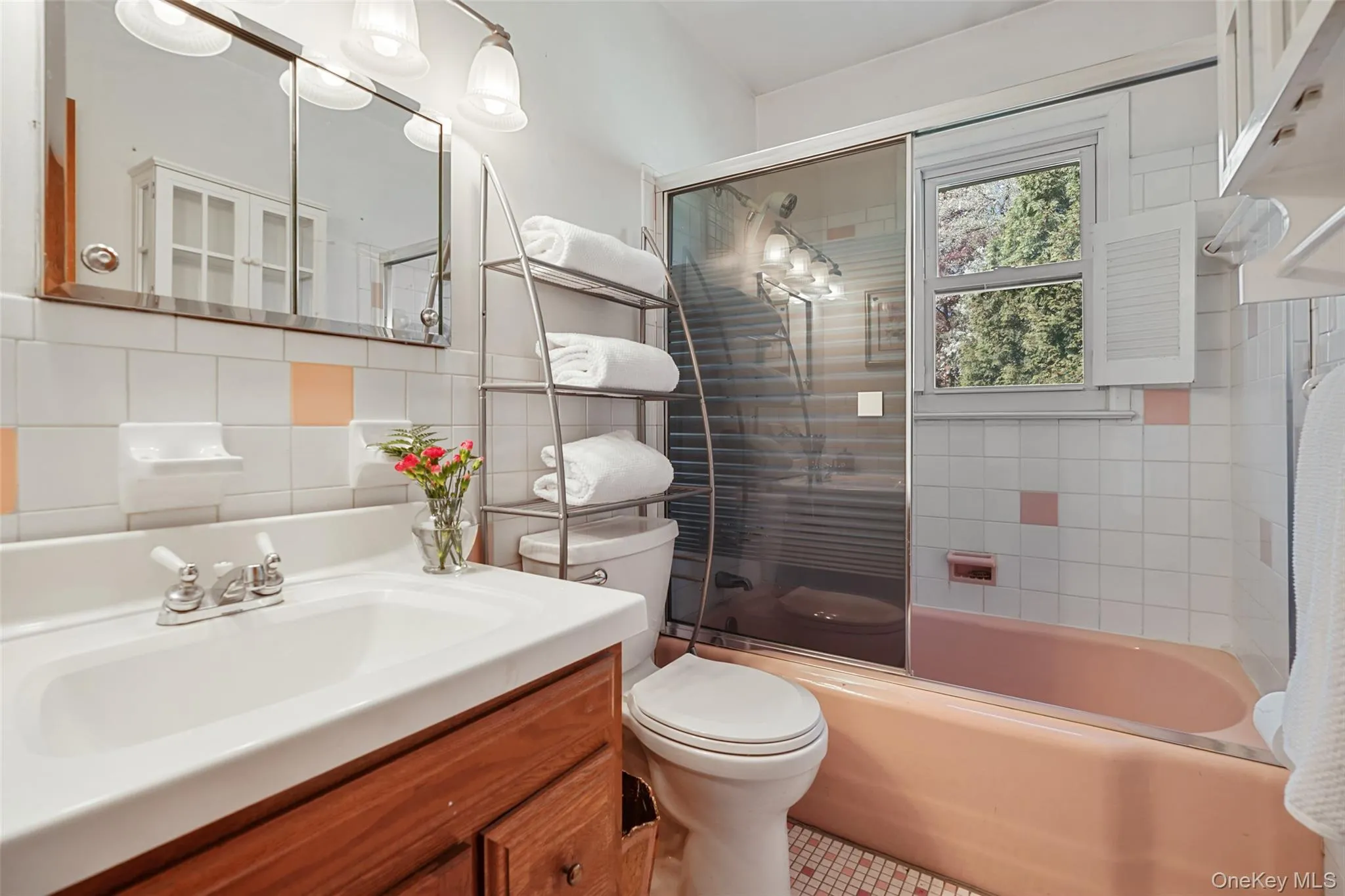 2 Rockledge Road, Yonkers, NY, 4 Bedrooms Bedrooms, 8 Rooms Rooms,2 BathroomsBathrooms,Residential Sale,For Rent,Rockledge,0,987796 2 Rockledge Road, Yonkers, NY, 4 Bedrooms Bedrooms, 8 Rooms Rooms,2 BathroomsBathrooms,Residential Sale,For Rent,Rockledge,0,987796