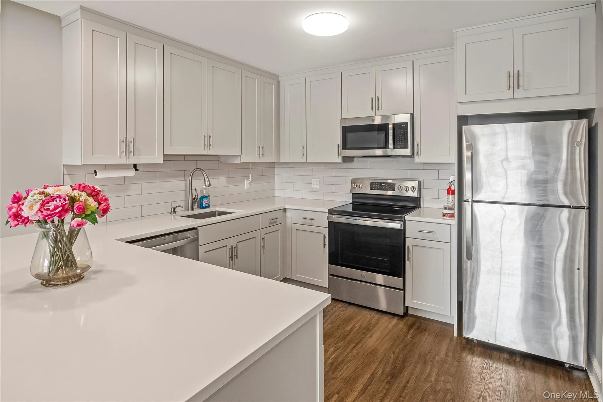 17 William Street, Orangetown, NY, 2 Bedrooms Bedrooms, 4 Rooms Rooms,1 BathroomBathrooms,Residential Lease,For Rent,William,0,987800 17 William Street, Orangetown, NY, 2 Bedrooms Bedrooms, 4 Rooms Rooms,1 BathroomBathrooms,Residential Lease,For Rent,William,0,987800