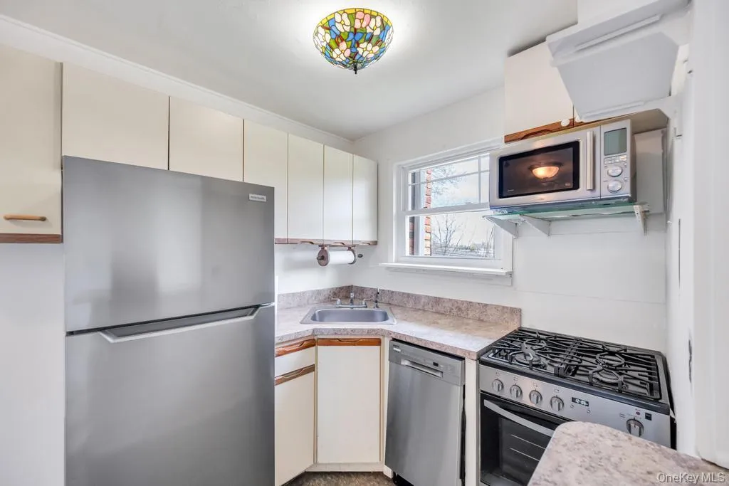 63 Fairharbor Drive, Brookhaven, NY, 1 Bedroom Bedrooms, 4 Rooms Rooms,1 BathroomBathrooms,Residential,For Rent,Fairharbor Drive,0,987802 63 Fairharbor Drive, Brookhaven, NY, 1 Bedroom Bedrooms, 4 Rooms Rooms,1 BathroomBathrooms,Residential,For Rent,Fairharbor Drive,0,987802
