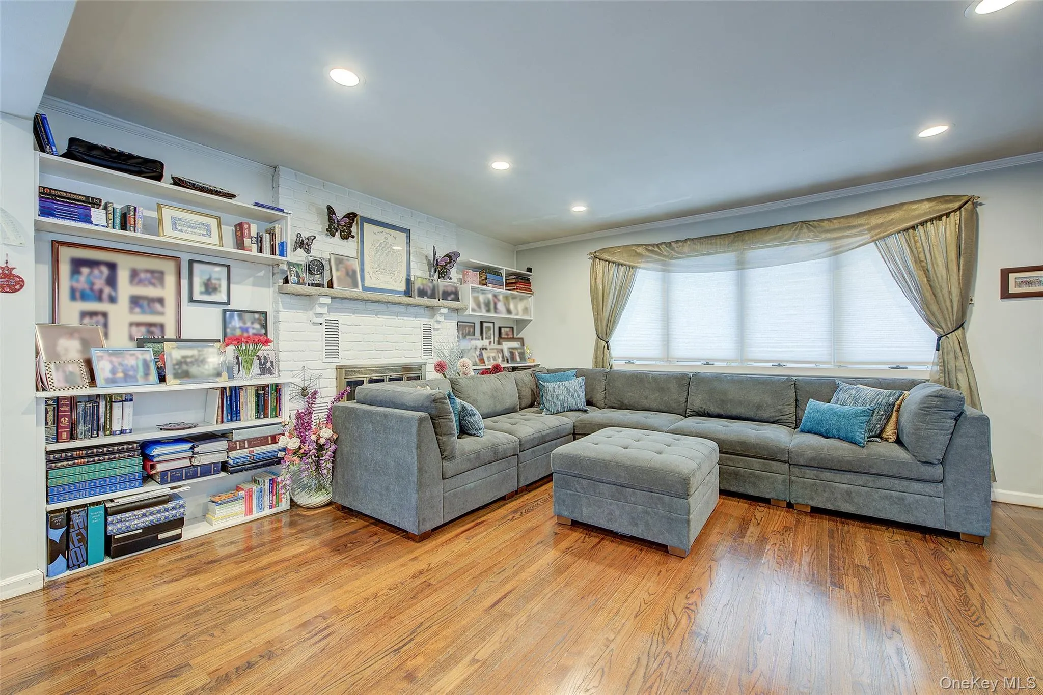 65-47 169th Street, New York, NY, 4 Bedrooms Bedrooms, 7 Rooms Rooms,3 BathroomsBathrooms,Residential,For Rent,169th,0,987824 65-47 169th Street, New York, NY, 4 Bedrooms Bedrooms, 7 Rooms Rooms,3 BathroomsBathrooms,Residential,For Rent,169th,0,987824
