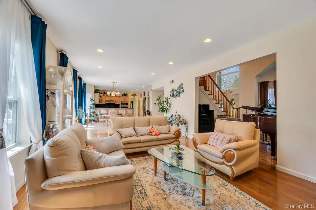 7 Stadium Boulevard, Brookhaven, NY, 5 Bedrooms Bedrooms, 8 Rooms Rooms,3 BathroomsBathrooms,Residential Sale,For Rent,Stadium,0,987839 7 Stadium Boulevard, Brookhaven, NY, 5 Bedrooms Bedrooms, 8 Rooms Rooms,3 BathroomsBathrooms,Residential Sale,For Rent,Stadium,0,987839