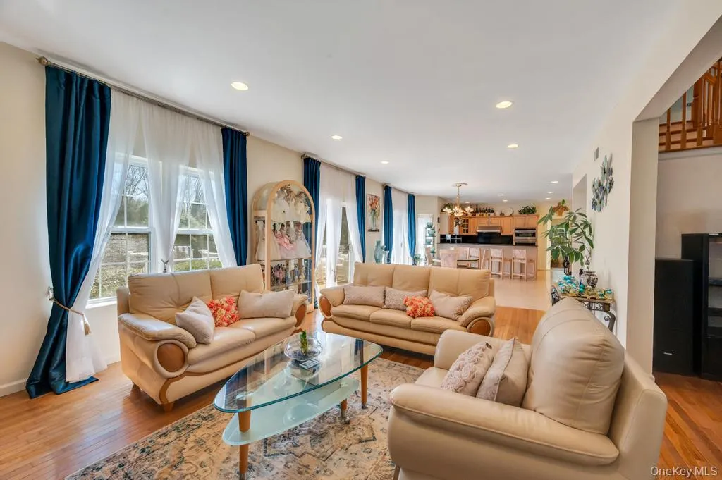 7 Stadium Boulevard, Brookhaven, NY, 5 Bedrooms Bedrooms, 8 Rooms Rooms,3 BathroomsBathrooms,Residential Sale,For Rent,Stadium,0,987839 7 Stadium Boulevard, Brookhaven, NY, 5 Bedrooms Bedrooms, 8 Rooms Rooms,3 BathroomsBathrooms,Residential Sale,For Rent,Stadium,0,987839