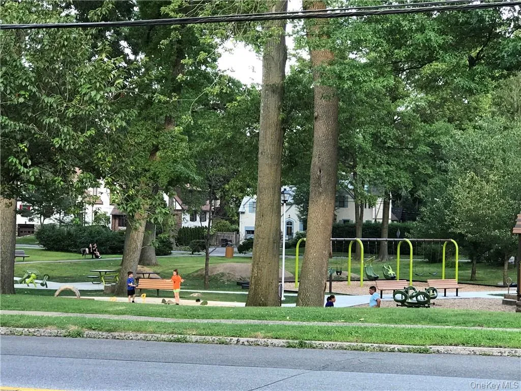 1833 Palmer Avenue, Mamaroneck, NY, 2 Bedrooms Bedrooms, 4 Rooms Rooms,1 BathroomBathrooms,Residential Lease,For Rent,Palmer,0,987852 1833 Palmer Avenue, Mamaroneck, NY, 2 Bedrooms Bedrooms, 4 Rooms Rooms,1 BathroomBathrooms,Residential Lease,For Rent,Palmer,0,987852