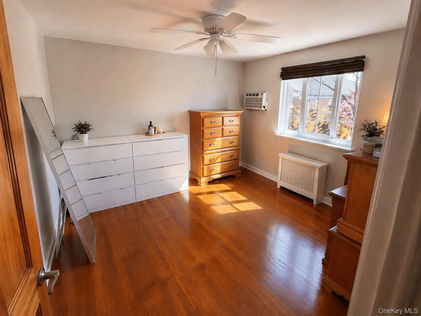 25517 74th Avenue, New York, NY, 2 Bedrooms Bedrooms, 4 Rooms Rooms,1 BathroomBathrooms,Residential Lease,For Rent,74th,0,987861 25517 74th Avenue, New York, NY, 2 Bedrooms Bedrooms, 4 Rooms Rooms,1 BathroomBathrooms,Residential Lease,For Rent,74th,0,987861