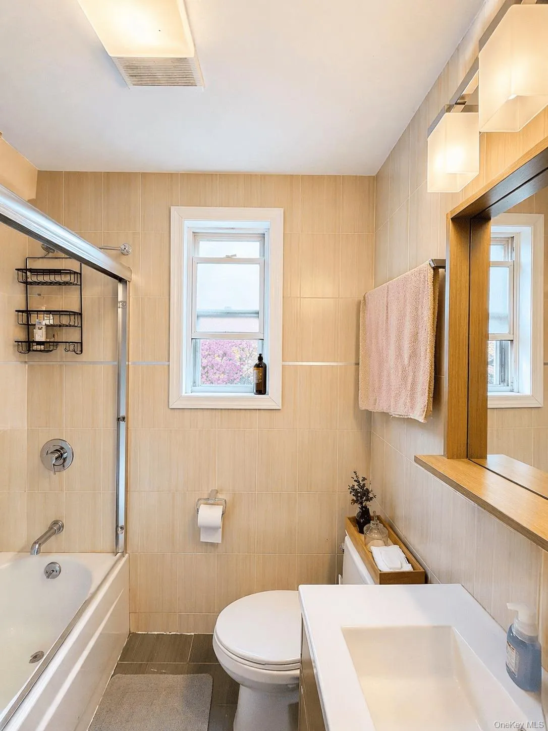 25517 74th Avenue, New York, NY, 2 Bedrooms Bedrooms, 4 Rooms Rooms,1 BathroomBathrooms,Residential Lease,For Rent,74th,0,987861 25517 74th Avenue, New York, NY, 2 Bedrooms Bedrooms, 4 Rooms Rooms,1 BathroomBathrooms,Residential Lease,For Rent,74th,0,987861