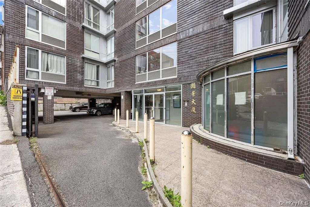 139-30 34th Avenue, New York, NY, 1 Bedroom Bedrooms, 3 Rooms Rooms,1 BathroomBathrooms,Residential,For Rent,34th,0,987866 139-30 34th Avenue, New York, NY, 1 Bedroom Bedrooms, 3 Rooms Rooms,1 BathroomBathrooms,Residential,For Rent,34th,0,987866