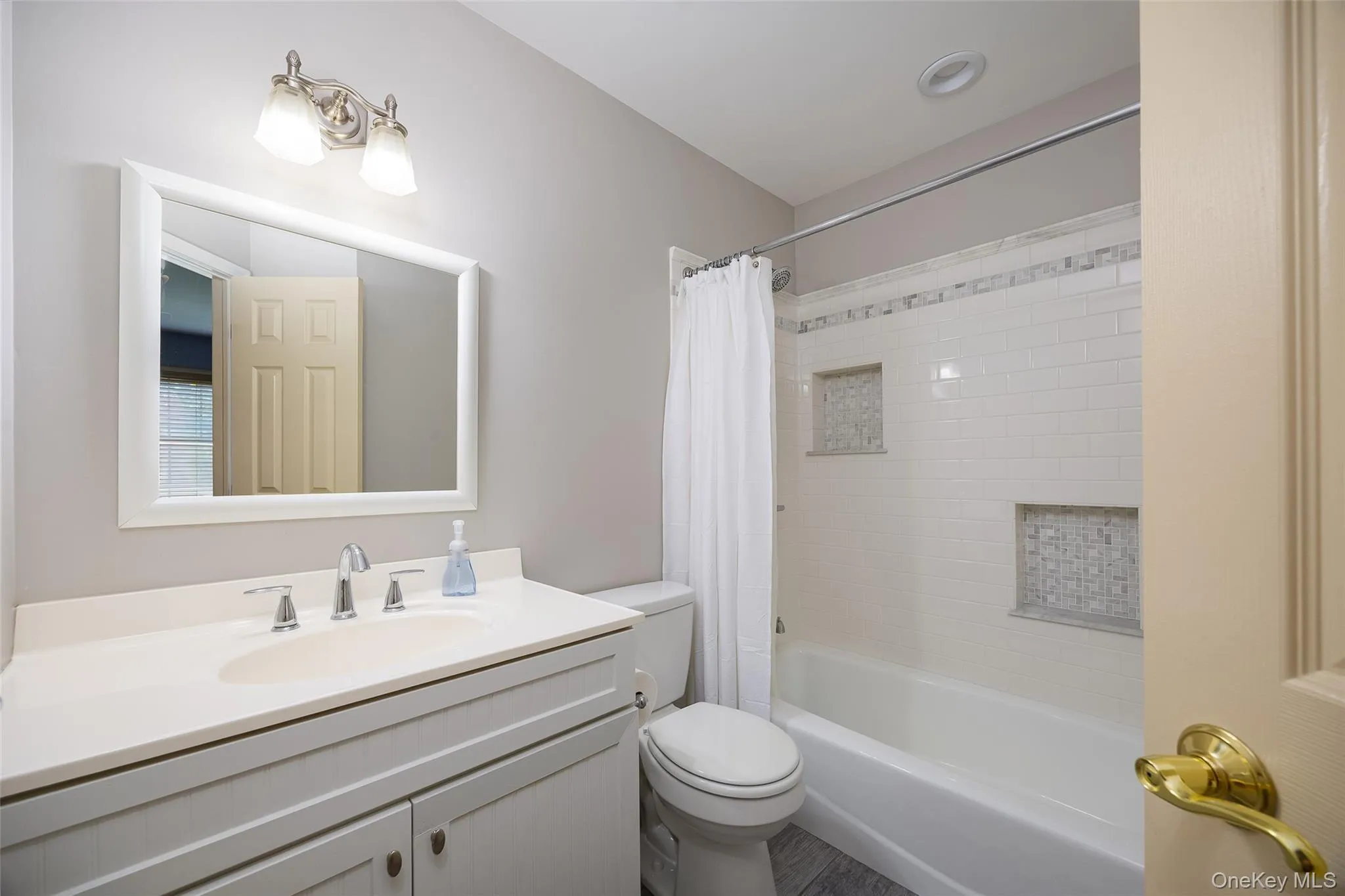 25 Evergreen Avenue, Poughkeepsie (town), NY, 4 Bedrooms Bedrooms, 19 Rooms Rooms,4 BathroomsBathrooms,Residential,For Rent,Evergreen,0,987871 25 Evergreen Avenue, Poughkeepsie (town), NY, 4 Bedrooms Bedrooms, 19 Rooms Rooms,4 BathroomsBathrooms,Residential,For Rent,Evergreen,0,987871