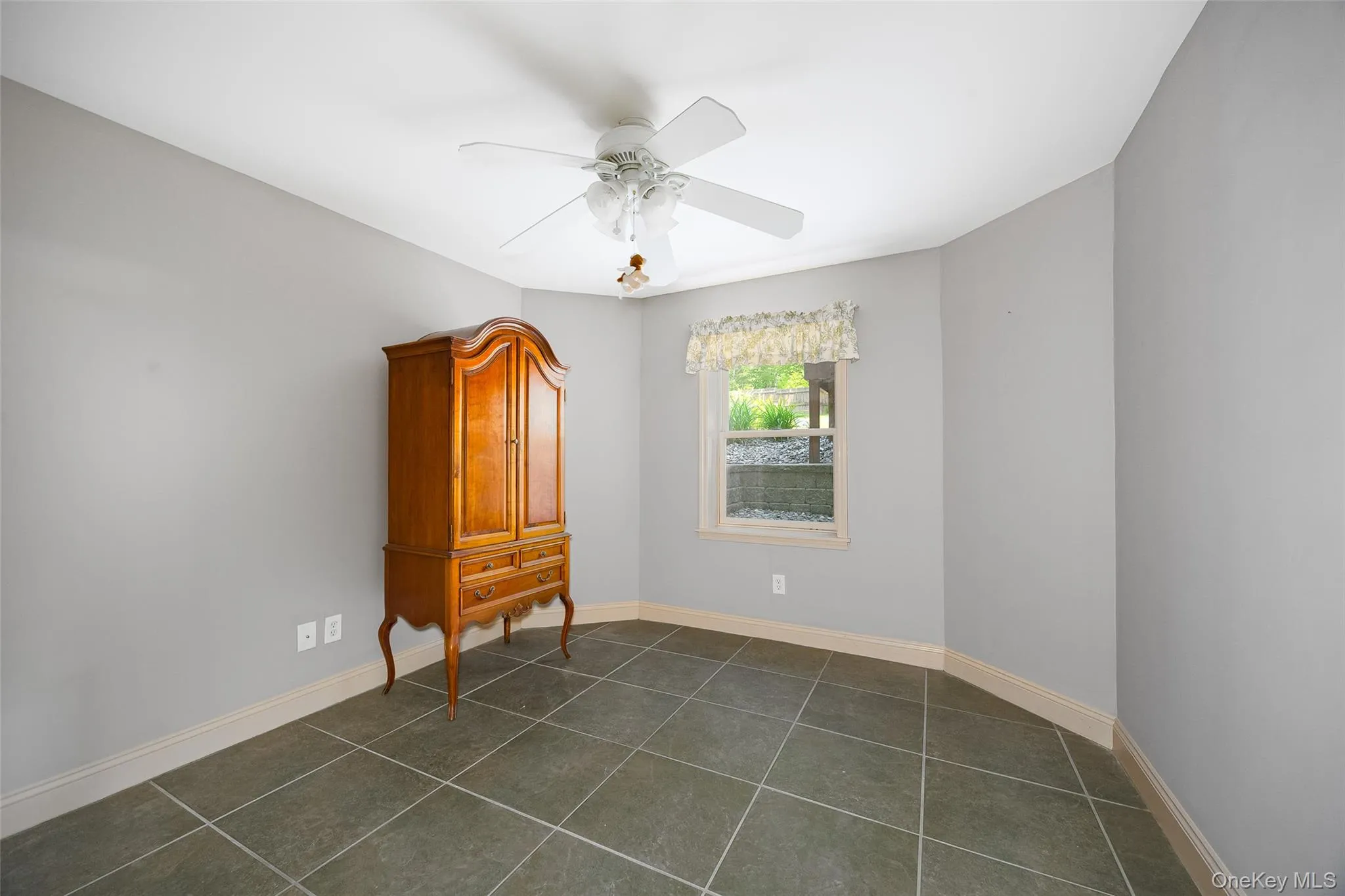 25 Evergreen Avenue, Poughkeepsie (town), NY, 4 Bedrooms Bedrooms, 19 Rooms Rooms,4 BathroomsBathrooms,Residential,For Rent,Evergreen,0,987871 25 Evergreen Avenue, Poughkeepsie (town), NY, 4 Bedrooms Bedrooms, 19 Rooms Rooms,4 BathroomsBathrooms,Residential,For Rent,Evergreen,0,987871