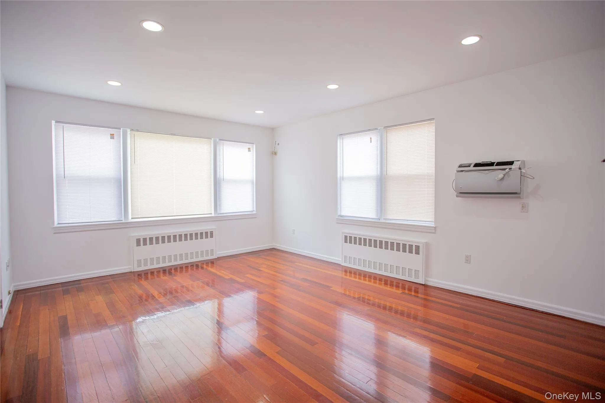 540 Chester Street, Long Beach, NY, 3 Bedrooms Bedrooms, 7 Rooms Rooms,1 BathroomBathrooms,Residential Lease,For Rent,Chester,0,987877 540 Chester Street, Long Beach, NY, 3 Bedrooms Bedrooms, 7 Rooms Rooms,1 BathroomBathrooms,Residential Lease,For Rent,Chester,0,987877