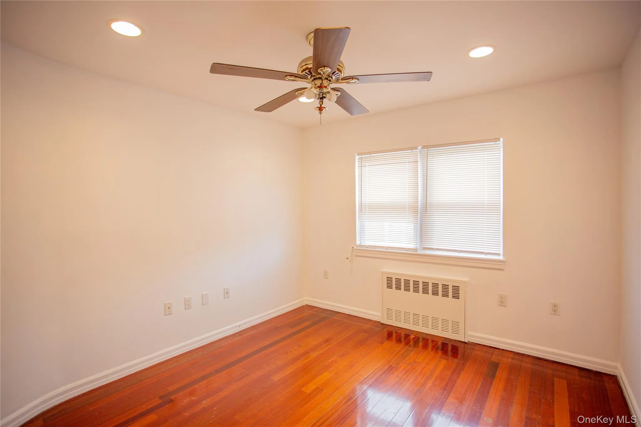 540 Chester Street, Long Beach, NY, 3 Bedrooms Bedrooms, 7 Rooms Rooms,1 BathroomBathrooms,Residential Lease,For Rent,Chester,0,987877 540 Chester Street, Long Beach, NY, 3 Bedrooms Bedrooms, 7 Rooms Rooms,1 BathroomBathrooms,Residential Lease,For Rent,Chester,0,987877