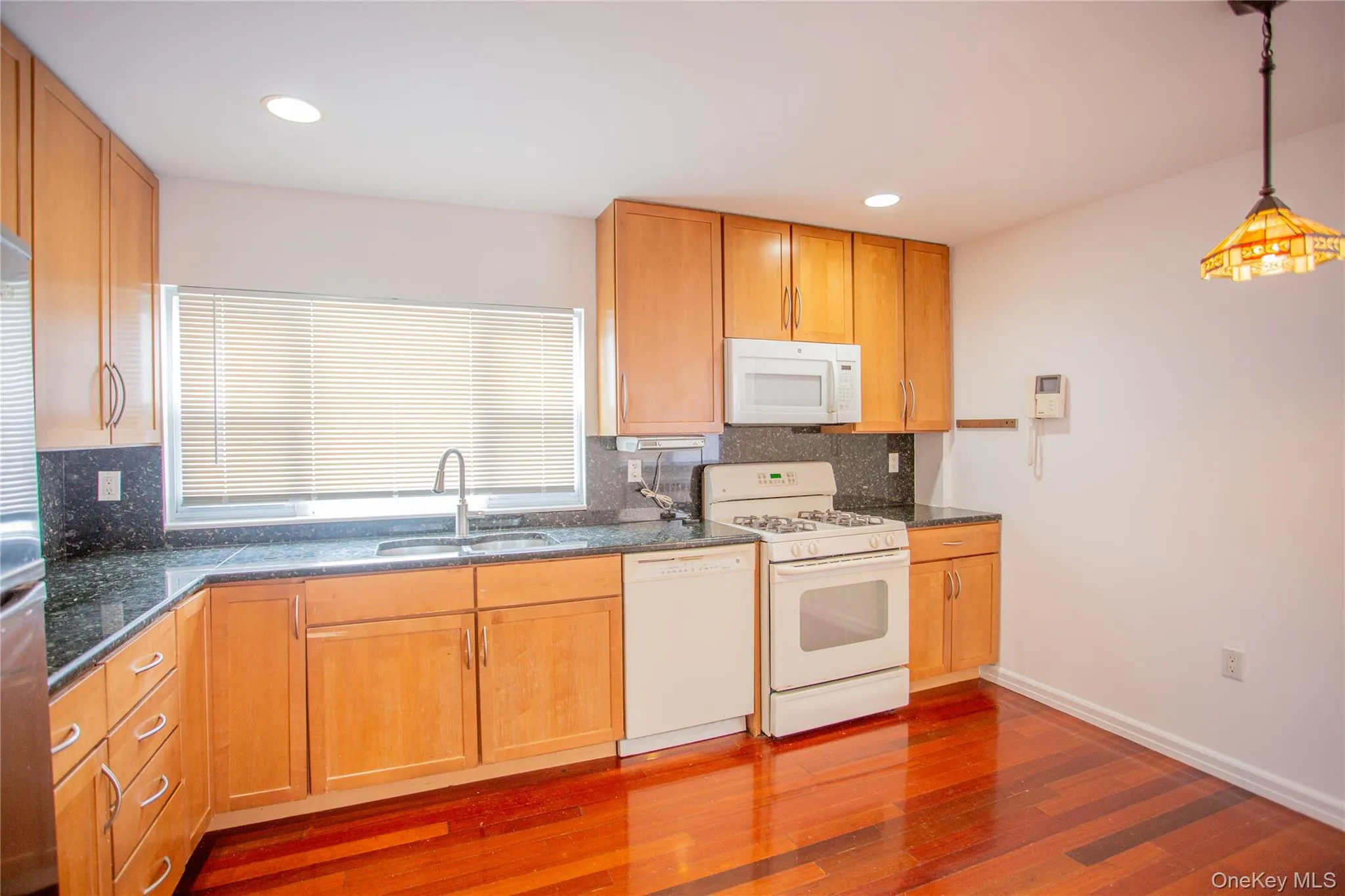 540 Chester Street, Long Beach, NY, 3 Bedrooms Bedrooms, 7 Rooms Rooms,1 BathroomBathrooms,Residential Lease,For Rent,Chester,0,987877 540 Chester Street, Long Beach, NY, 3 Bedrooms Bedrooms, 7 Rooms Rooms,1 BathroomBathrooms,Residential Lease,For Rent,Chester,0,987877