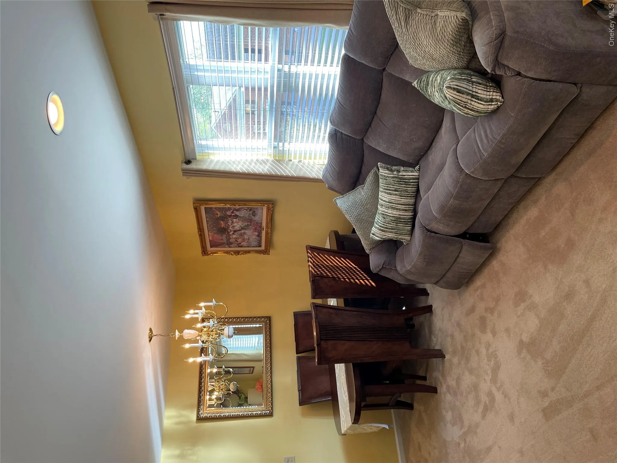 Brand new carpeting. Brand new carpeting.
