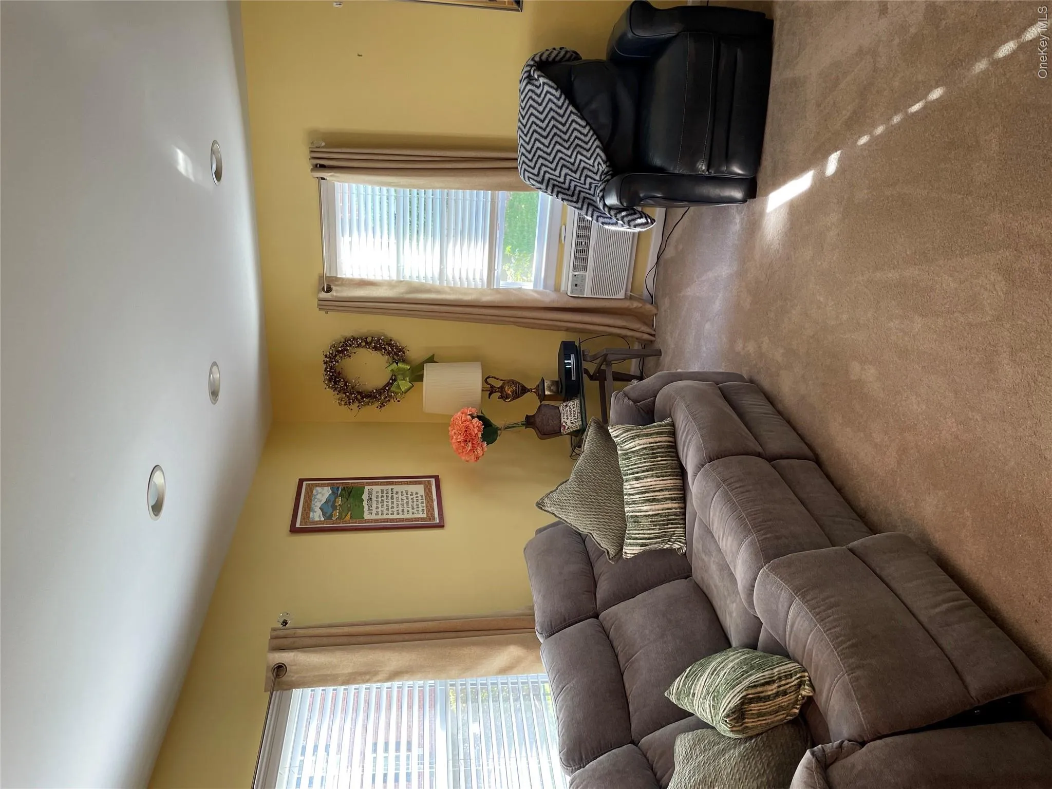 Desirable End Unit has more windows than most & lets in lots of natural light. Desirable End Unit has more windows than most & lets in lots of natural light.