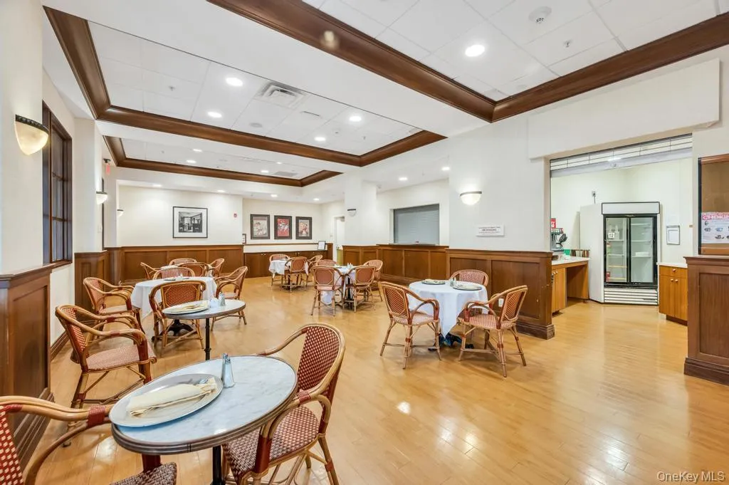 300 Overlook, North Hempstead, NY, 1 Bedroom Bedrooms, 4 Rooms Rooms,1 BathroomBathrooms,Residential Lease,For Rent,Overlook,0,987891 300 Overlook, North Hempstead, NY, 1 Bedroom Bedrooms, 4 Rooms Rooms,1 BathroomBathrooms,Residential Lease,For Rent,Overlook,0,987891