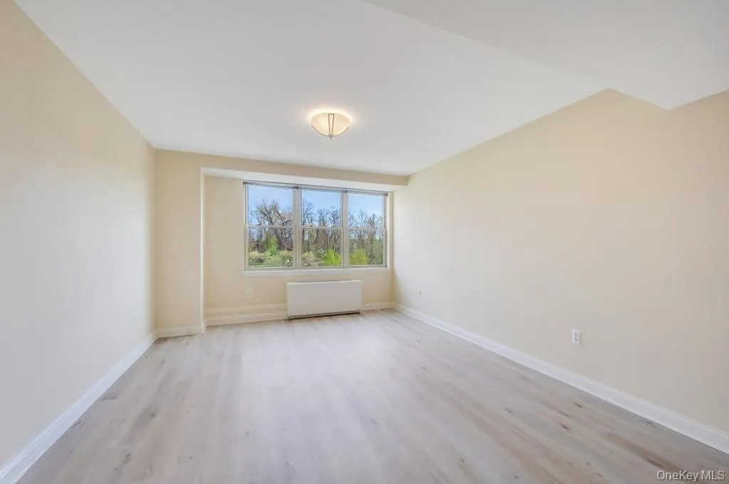 300 Overlook, North Hempstead, NY, 1 Bedroom Bedrooms, 4 Rooms Rooms,1 BathroomBathrooms,Residential Lease,For Rent,Overlook,0,987891 300 Overlook, North Hempstead, NY, 1 Bedroom Bedrooms, 4 Rooms Rooms,1 BathroomBathrooms,Residential Lease,For Rent,Overlook,0,987891