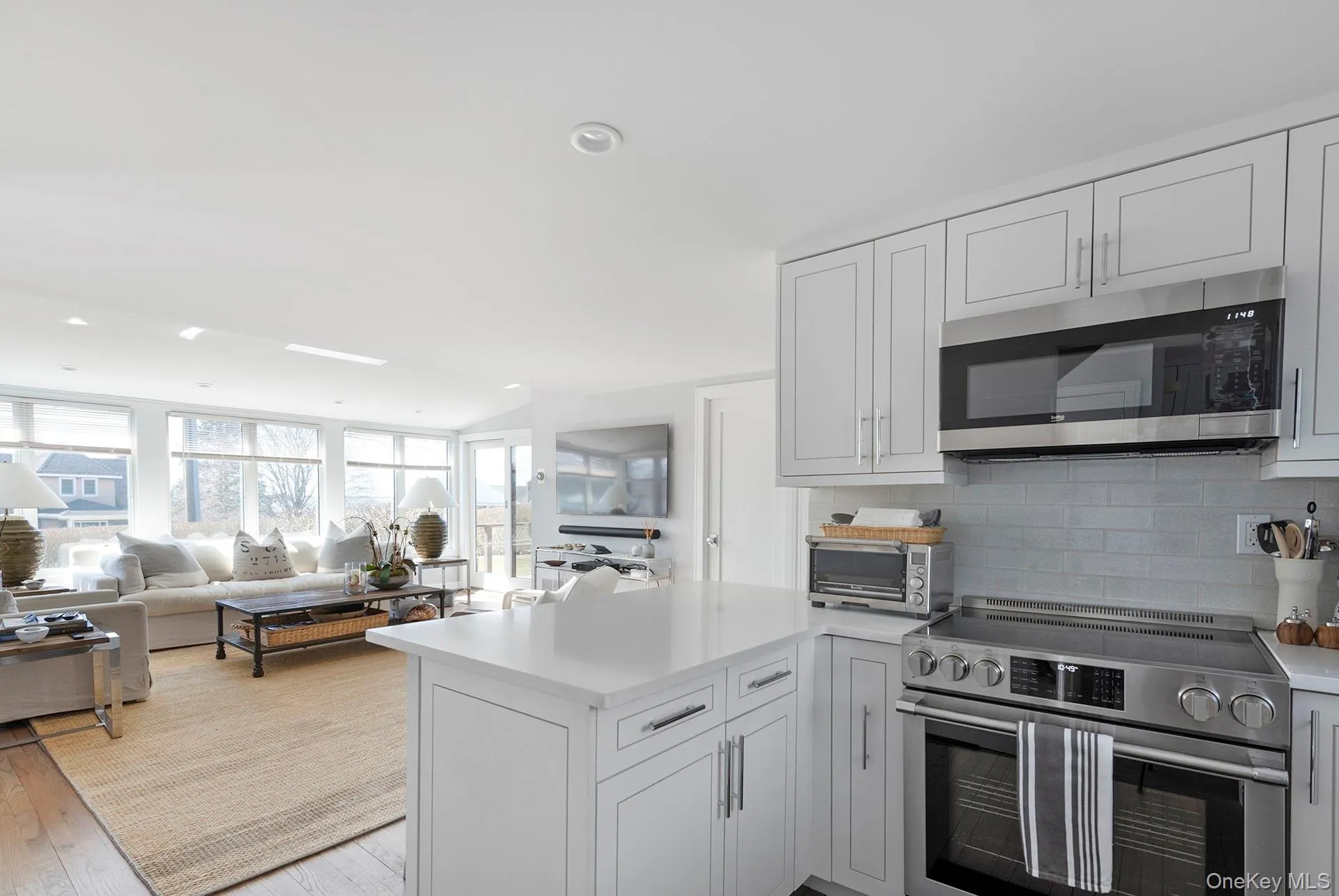 23 Landing Lane, Southampton, NY, 3 Bedrooms Bedrooms, 5 Rooms Rooms,2 BathroomsBathrooms,Residential Lease,For Rent,Landing,0,987899 23 Landing Lane, Southampton, NY, 3 Bedrooms Bedrooms, 5 Rooms Rooms,2 BathroomsBathrooms,Residential Lease,For Rent,Landing,0,987899