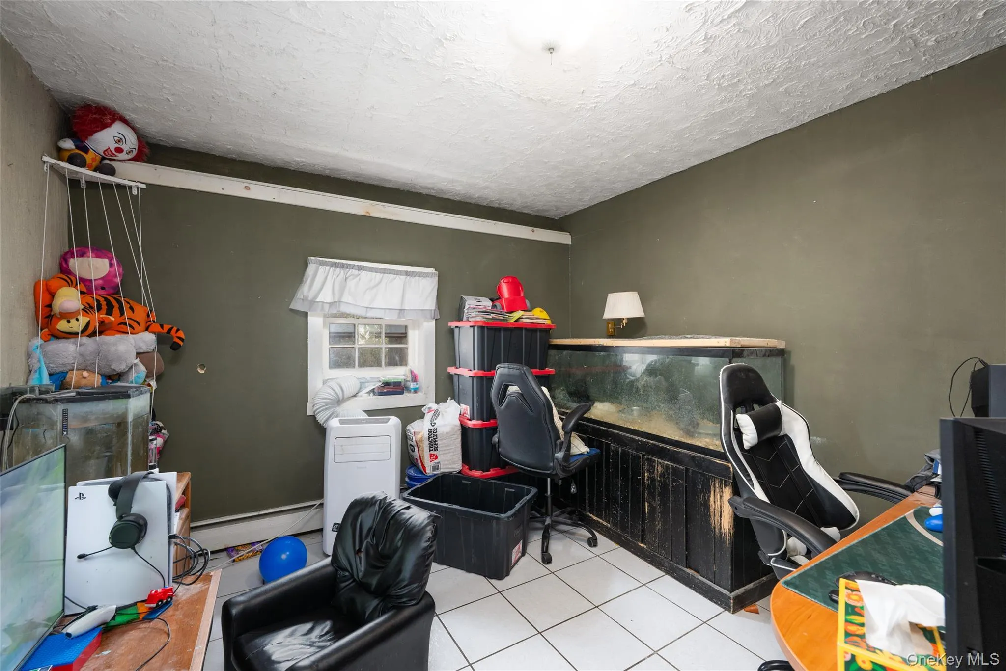 18 Powerline Lane, Hyde Park, NY, 3 Bedrooms Bedrooms, 9 Rooms Rooms,3 BathroomsBathrooms,Residential,For Rent,Powerline,0,987915 18 Powerline Lane, Hyde Park, NY, 3 Bedrooms Bedrooms, 9 Rooms Rooms,3 BathroomsBathrooms,Residential,For Rent,Powerline,0,987915