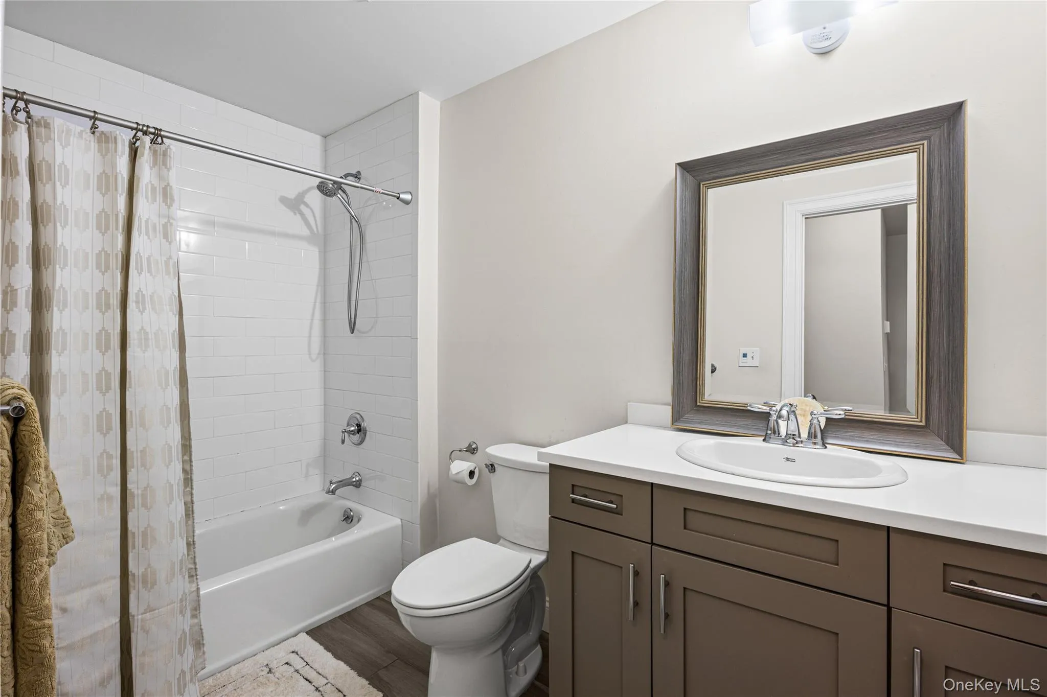 Full Hall Bathroom w/tub/shower combo-single large vanity. Full Hall Bathroom w/tub/shower combo-single large vanity.