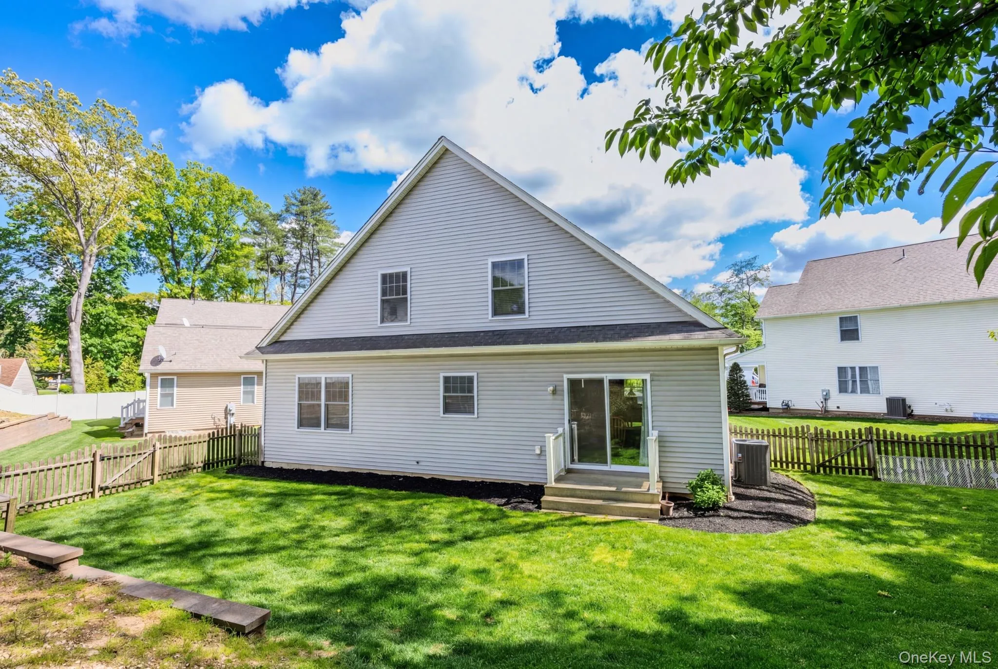 3 Clear Creek Court, Huntington, NY, 3 Bedrooms Bedrooms, 6 Rooms Rooms,2 BathroomsBathrooms,Residential,For Rent,Clear Creek,0,987923 3 Clear Creek Court, Huntington, NY, 3 Bedrooms Bedrooms, 6 Rooms Rooms,2 BathroomsBathrooms,Residential,For Rent,Clear Creek,0,987923