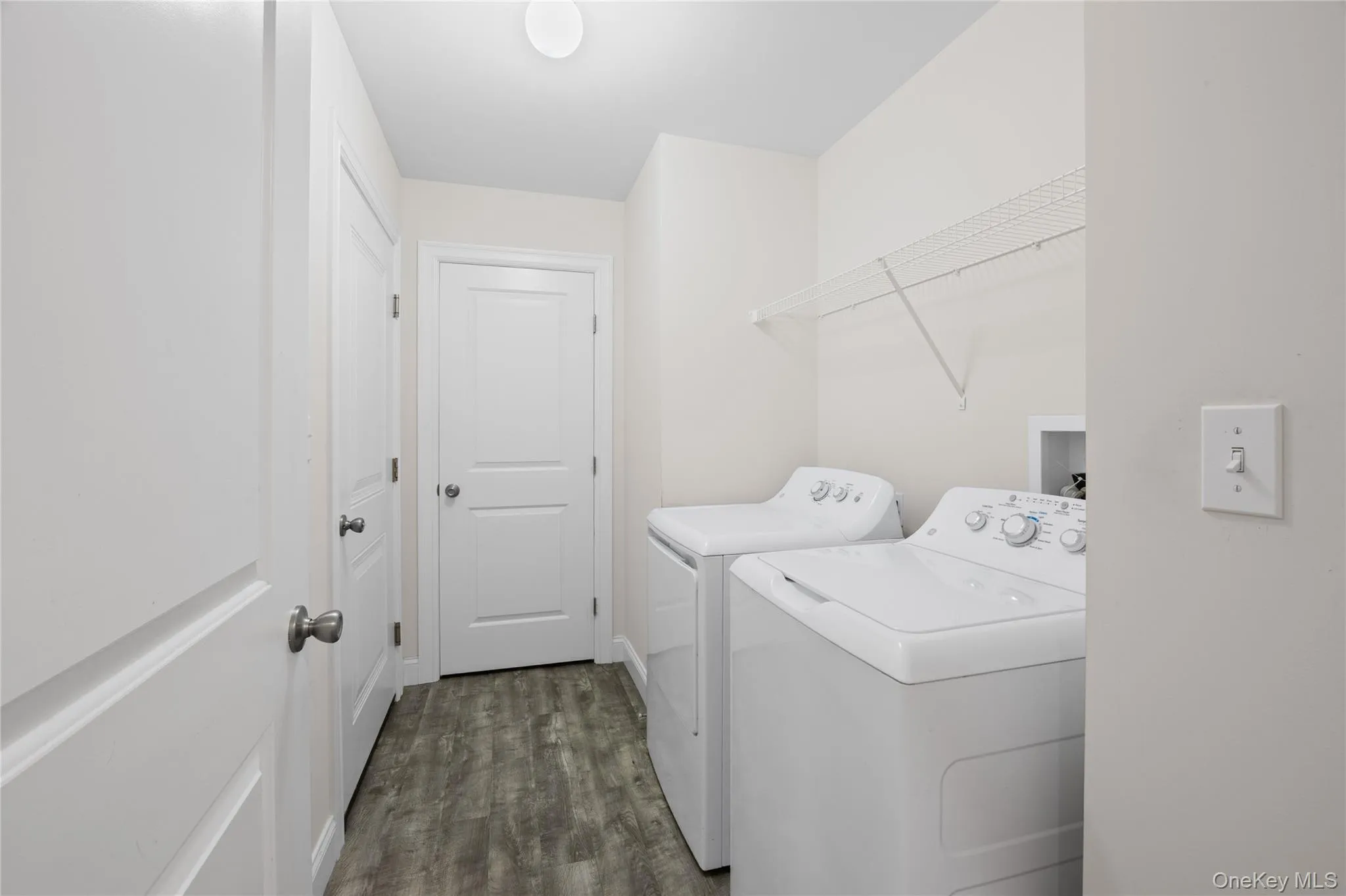 Laundry Room conveniently located on main level. Laundry Room conveniently located on main level.