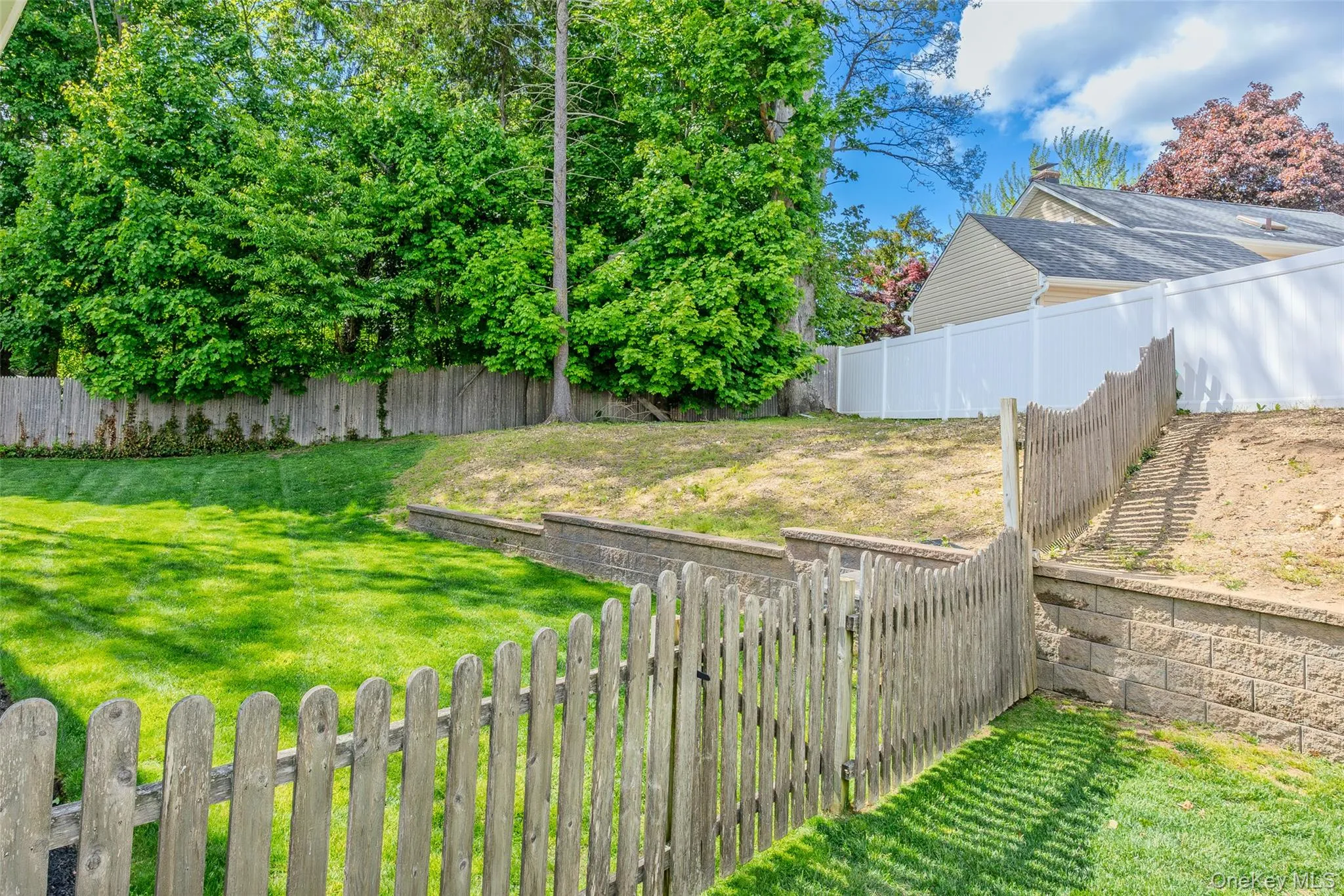 3 Clear Creek Court, Huntington, NY, 3 Bedrooms Bedrooms, 6 Rooms Rooms,2 BathroomsBathrooms,Residential,For Rent,Clear Creek,0,987923 3 Clear Creek Court, Huntington, NY, 3 Bedrooms Bedrooms, 6 Rooms Rooms,2 BathroomsBathrooms,Residential,For Rent,Clear Creek,0,987923