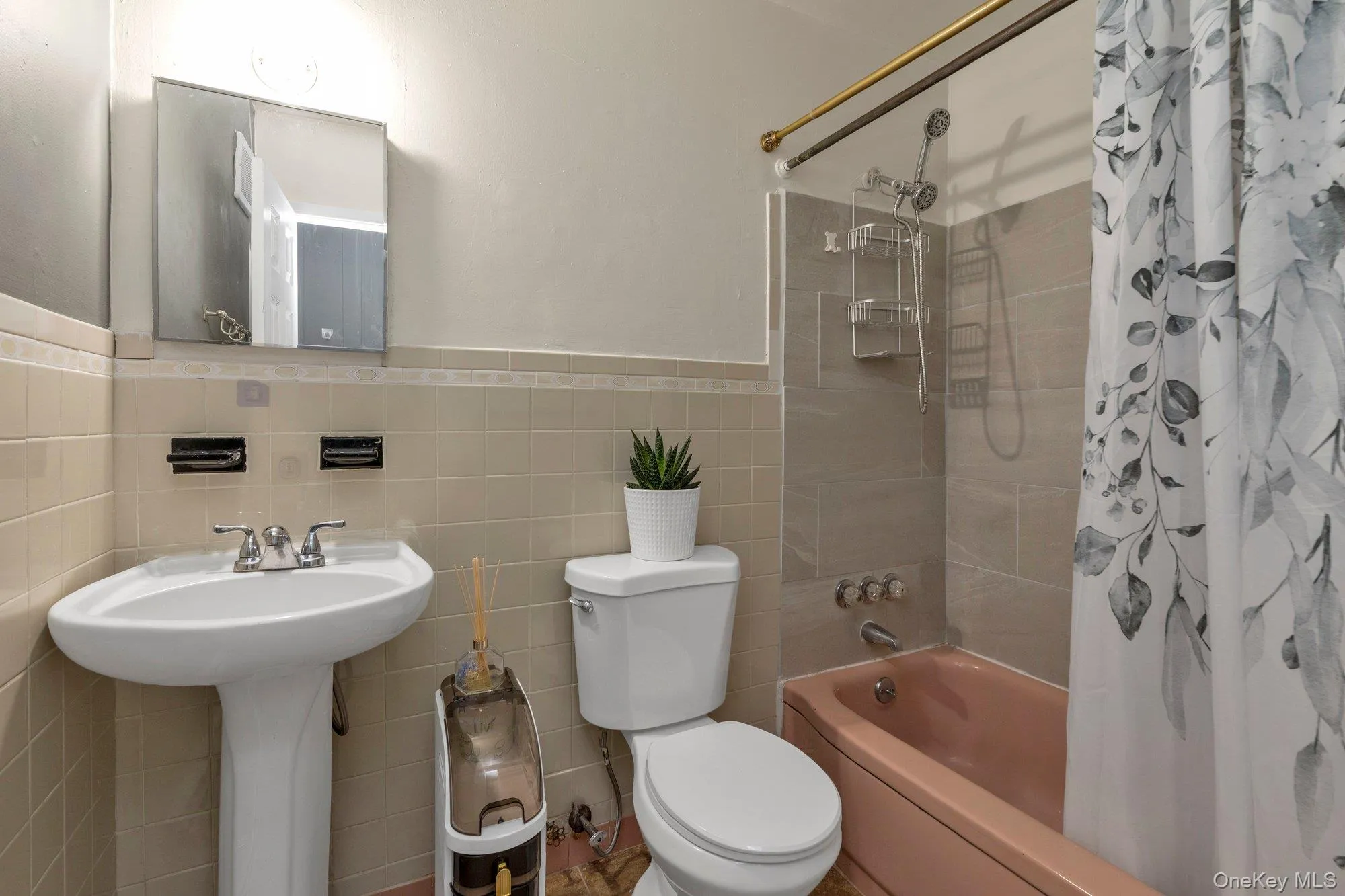 100-06 32nd Avenue, New York, NY, 1 Bedroom Bedrooms, 2 Rooms Rooms,1 BathroomBathrooms,Residential Lease,For Rent,32nd,0,987924 100-06 32nd Avenue, New York, NY, 1 Bedroom Bedrooms, 2 Rooms Rooms,1 BathroomBathrooms,Residential Lease,For Rent,32nd,0,987924
