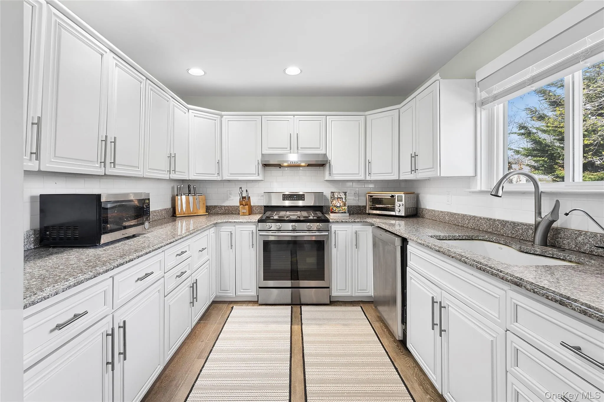 48A Sea Gate Avenue, Southampton, NY, 3 Bedrooms Bedrooms, 6 Rooms Rooms,2 BathroomsBathrooms,Residential Sale,For Rent,Sea Gate,0,987926 48A Sea Gate Avenue, Southampton, NY, 3 Bedrooms Bedrooms, 6 Rooms Rooms,2 BathroomsBathrooms,Residential Sale,For Rent,Sea Gate,0,987926