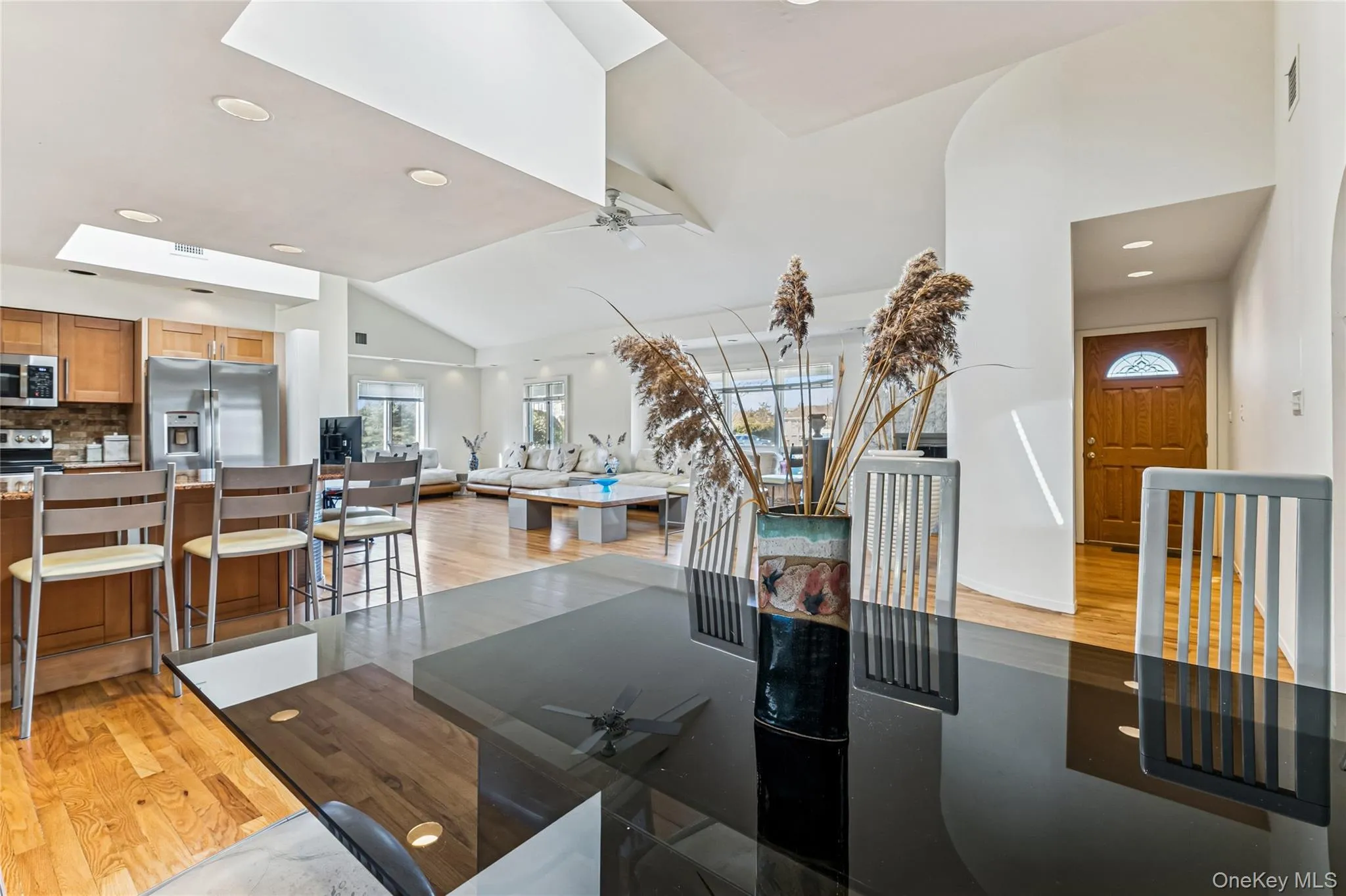 22 Meadow Lane, Southampton, NY, 4 Bedrooms Bedrooms, 8 Rooms Rooms,4 BathroomsBathrooms,Residential Lease,For Rent,Meadow,0,987943 22 Meadow Lane, Southampton, NY, 4 Bedrooms Bedrooms, 8 Rooms Rooms,4 BathroomsBathrooms,Residential Lease,For Rent,Meadow,0,987943