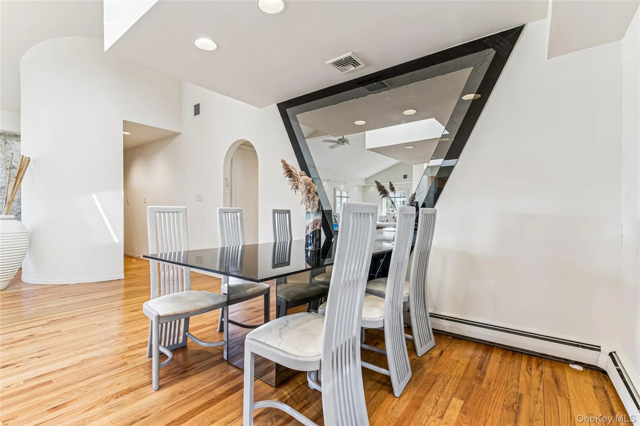 22 Meadow Lane, Southampton, NY, 4 Bedrooms Bedrooms, 8 Rooms Rooms,4 BathroomsBathrooms,Residential Lease,For Rent,Meadow,0,987943 22 Meadow Lane, Southampton, NY, 4 Bedrooms Bedrooms, 8 Rooms Rooms,4 BathroomsBathrooms,Residential Lease,For Rent,Meadow,0,987943