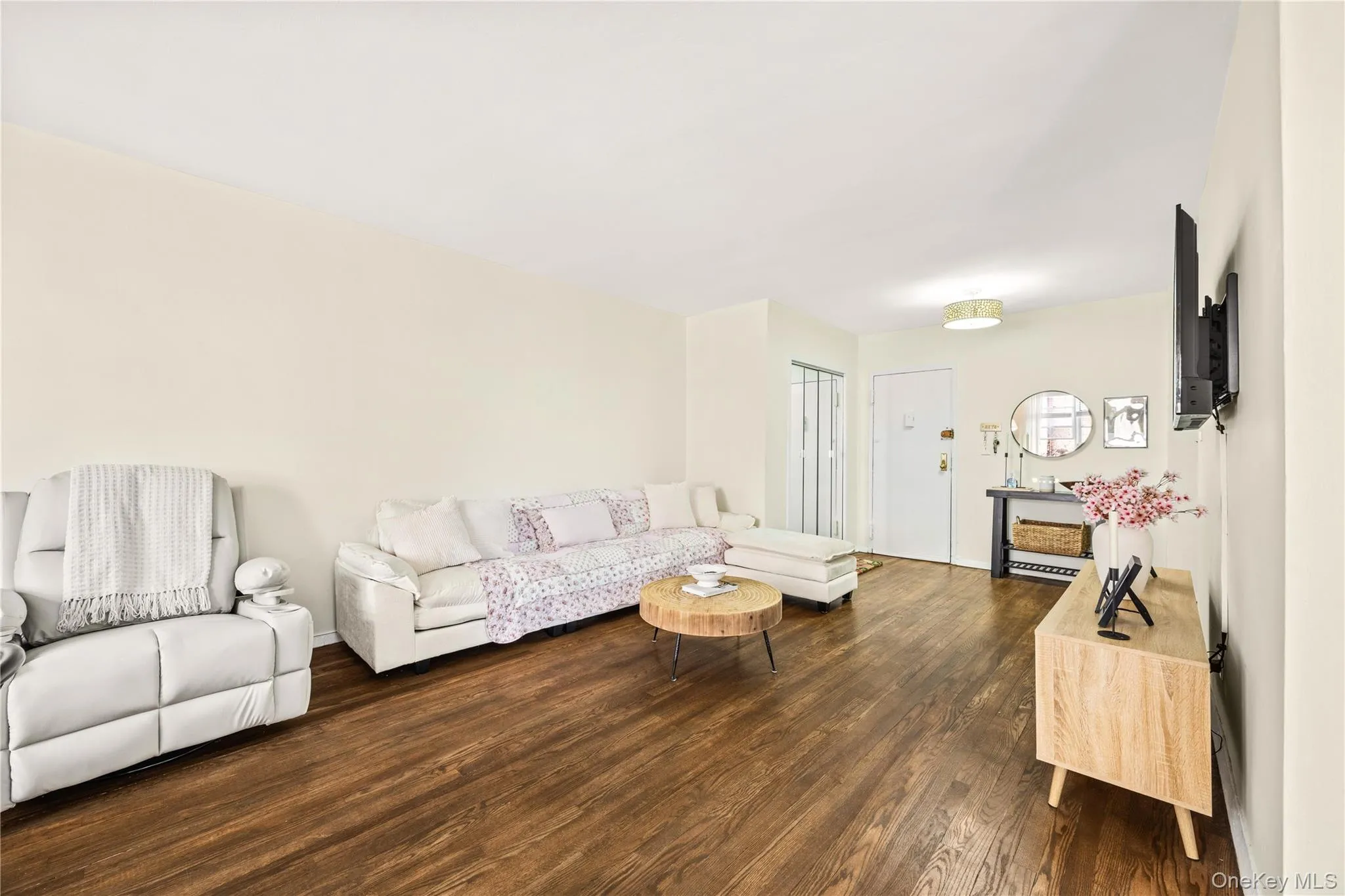 800 Grand Concourse, New York, NY, 1 Bedroom Bedrooms, 4 Rooms Rooms,1 BathroomBathrooms,Residential Sale,For Rent,Grand Concourse,0,987960 800 Grand Concourse, New York, NY, 1 Bedroom Bedrooms, 4 Rooms Rooms,1 BathroomBathrooms,Residential Sale,For Rent,Grand Concourse,0,987960