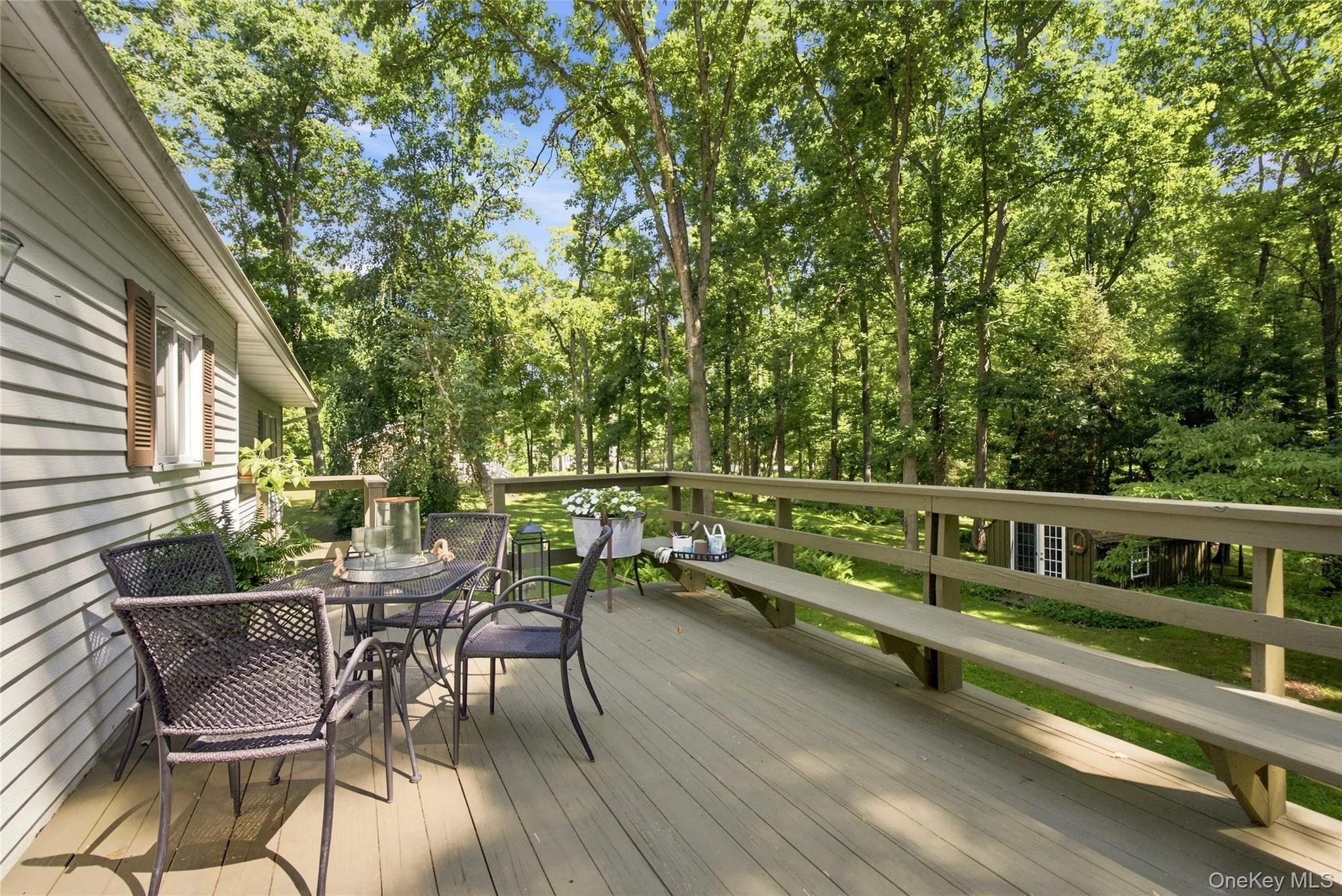 Back deck off dining area. Back deck off dining area.