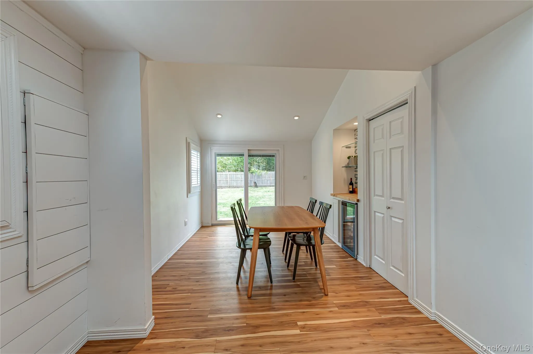 6 Longview Drive, Southampton, NY, 2 Bedrooms Bedrooms, 5 Rooms Rooms,1 BathroomBathrooms,Residential,For Rent,Longview,0,987991 6 Longview Drive, Southampton, NY, 2 Bedrooms Bedrooms, 5 Rooms Rooms,1 BathroomBathrooms,Residential,For Rent,Longview,0,987991