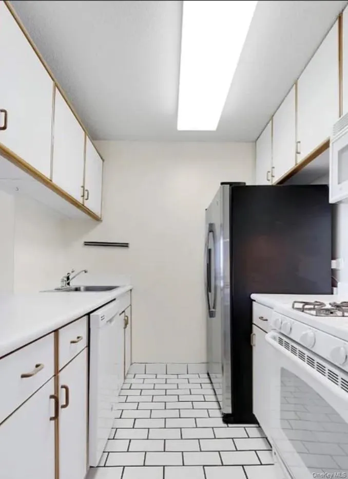 200 Rector Place, New York, NY, 1 Bedroom Bedrooms, 4 Rooms Rooms,1 BathroomBathrooms,Residential Lease,For Rent,Rector,0,987992 200 Rector Place, New York, NY, 1 Bedroom Bedrooms, 4 Rooms Rooms,1 BathroomBathrooms,Residential Lease,For Rent,Rector,0,987992