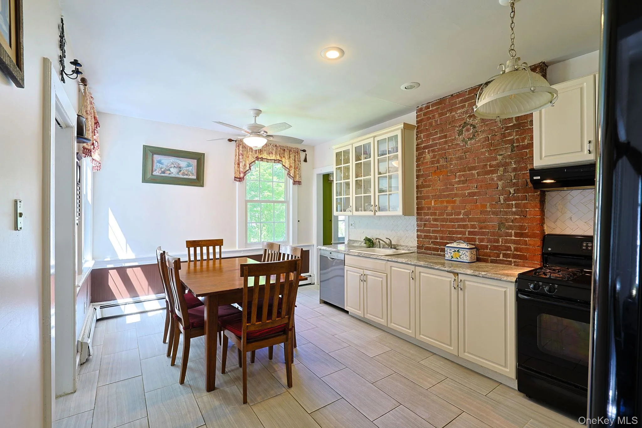 9 Library Road, Tuxedo, NY, 4 Bedrooms Bedrooms, 8 Rooms Rooms,3 BathroomsBathrooms,Residential,For Rent,Library,0,988001 9 Library Road, Tuxedo, NY, 4 Bedrooms Bedrooms, 8 Rooms Rooms,3 BathroomsBathrooms,Residential,For Rent,Library,0,988001