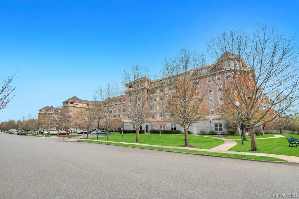 300 Overlook, North Hempstead, NY, 2 Bedrooms Bedrooms, 6 Rooms Rooms,2 BathroomsBathrooms,Residential Lease,For Rent,Overlook,0,988010 300 Overlook, North Hempstead, NY, 2 Bedrooms Bedrooms, 6 Rooms Rooms,2 BathroomsBathrooms,Residential Lease,For Rent,Overlook,0,988010