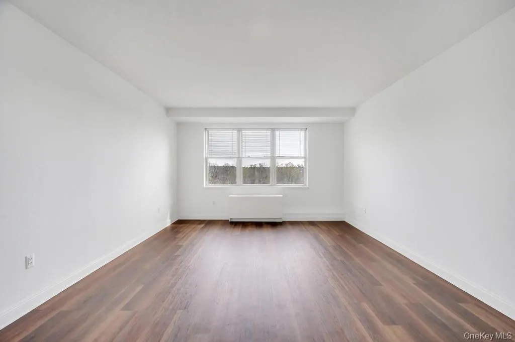 300 Overlook, North Hempstead, NY, 2 Bedrooms Bedrooms, 6 Rooms Rooms,2 BathroomsBathrooms,Residential Lease,For Rent,Overlook,0,988010 300 Overlook, North Hempstead, NY, 2 Bedrooms Bedrooms, 6 Rooms Rooms,2 BathroomsBathrooms,Residential Lease,For Rent,Overlook,0,988010