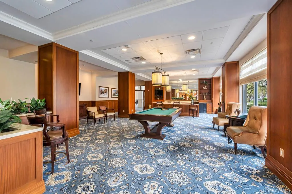 300 Overlook, North Hempstead, NY, 2 Bedrooms Bedrooms, 6 Rooms Rooms,2 BathroomsBathrooms,Residential Lease,For Rent,Overlook,0,988010 300 Overlook, North Hempstead, NY, 2 Bedrooms Bedrooms, 6 Rooms Rooms,2 BathroomsBathrooms,Residential Lease,For Rent,Overlook,0,988010